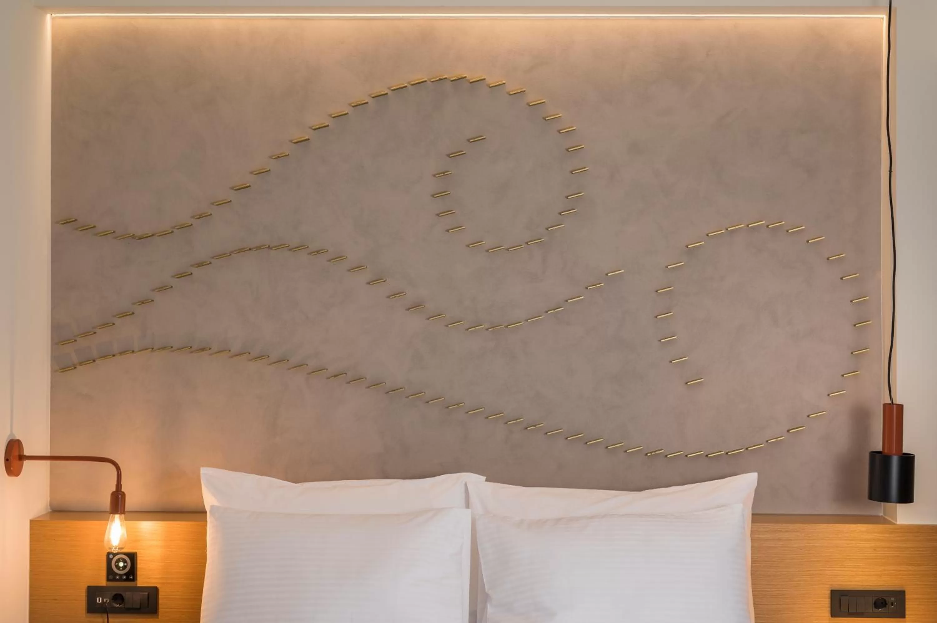 Photo of the whole room, Bed in Hyperion City Hotel & Spa