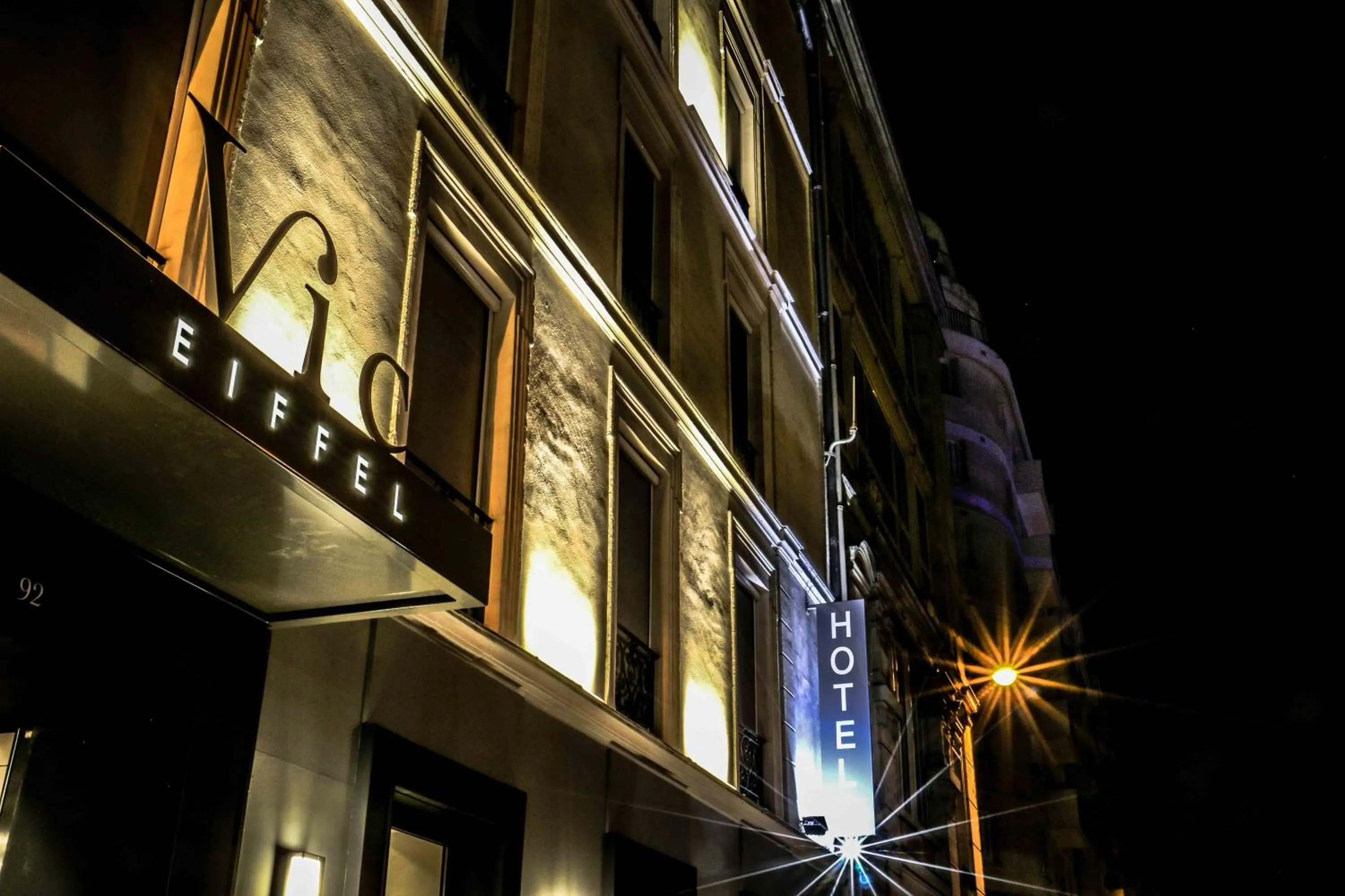 Facade/entrance in Hôtel Vic Eiffel