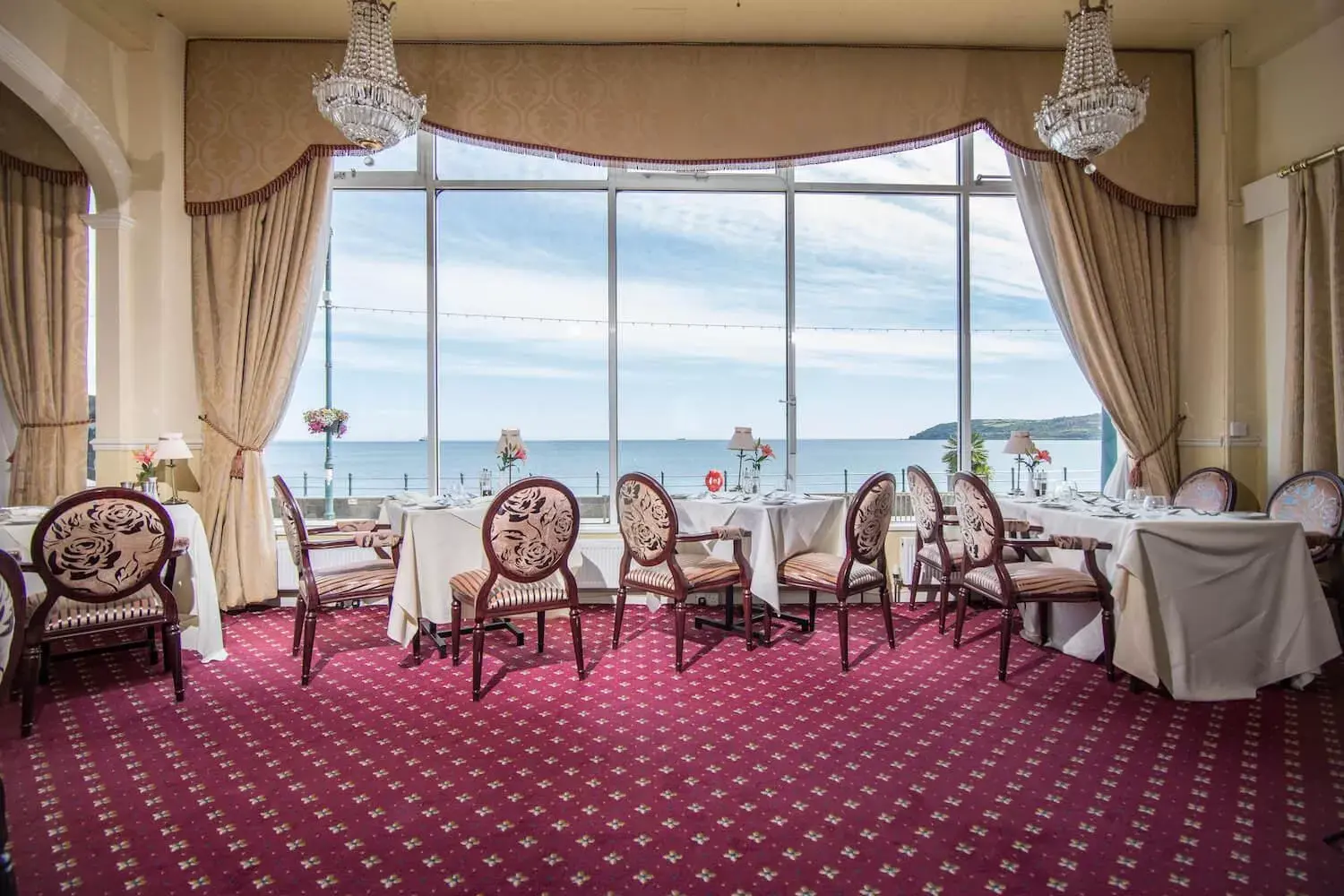 Restaurant/places to eat in The Queens Hotel Restaurant/places to eat in The Queens Hotel