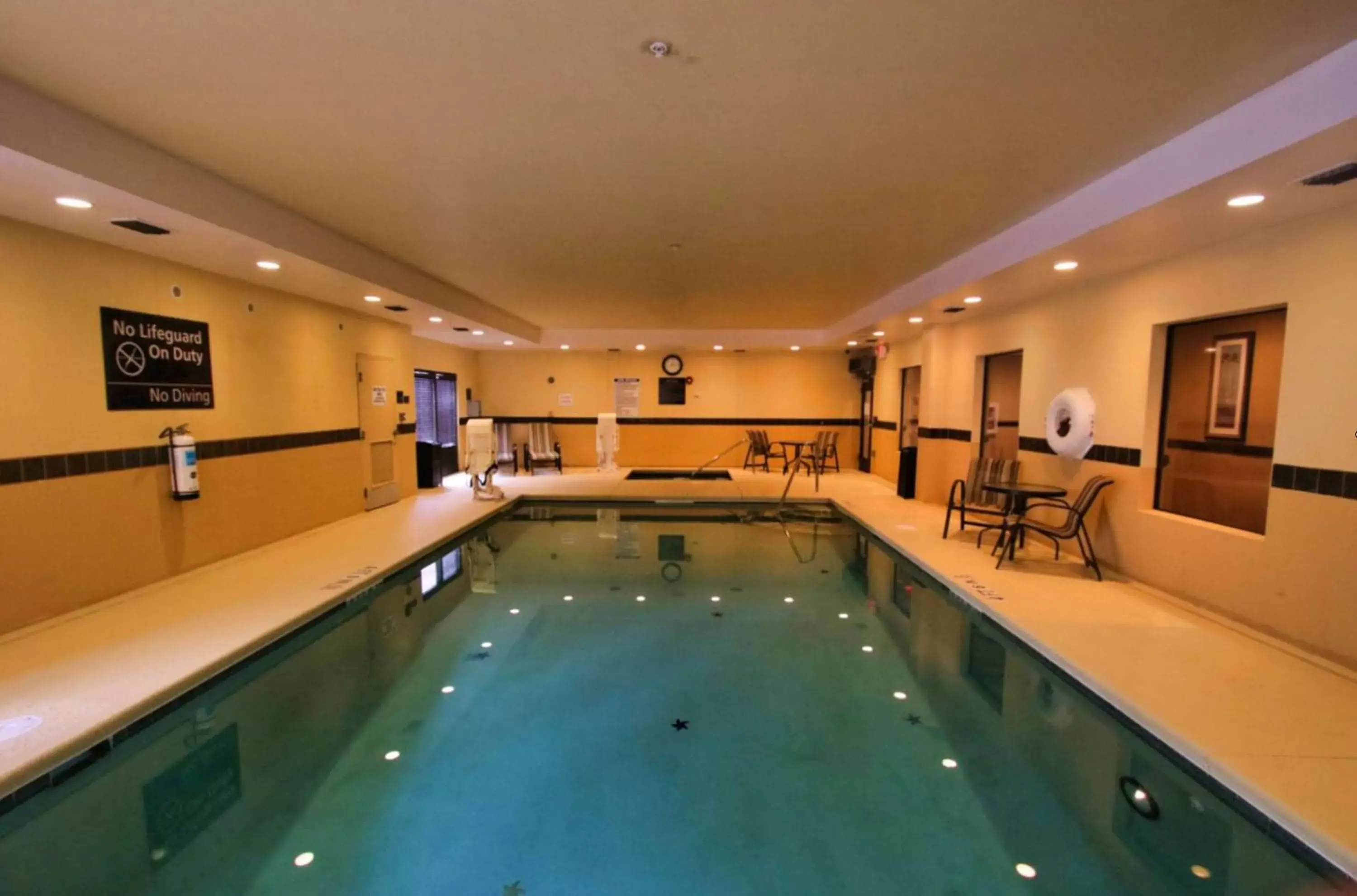 Pool view, Swimming Pool in Hampton Inn & Suites Jacksonville Beach Boulevard/Mayo Clinic