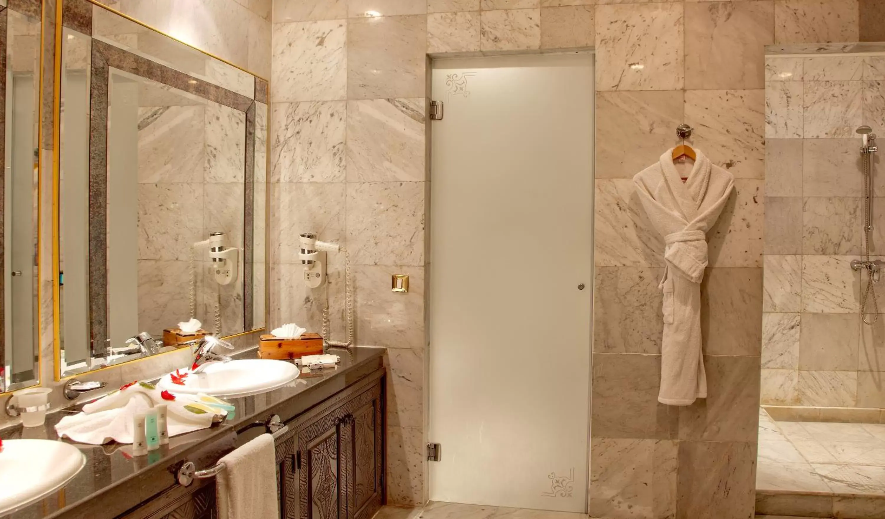 Shower, Bathroom in Royal Mirage Deluxe