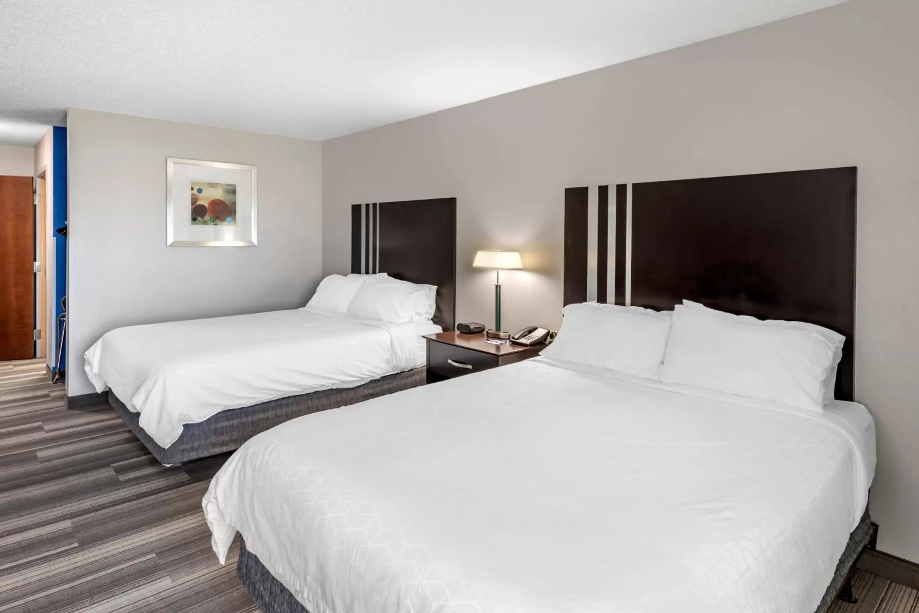 Photo of the whole room, Bed in Holiday Inn Express Hotel & Suites Cincinnati-Blue Ash, an IHG Hotel