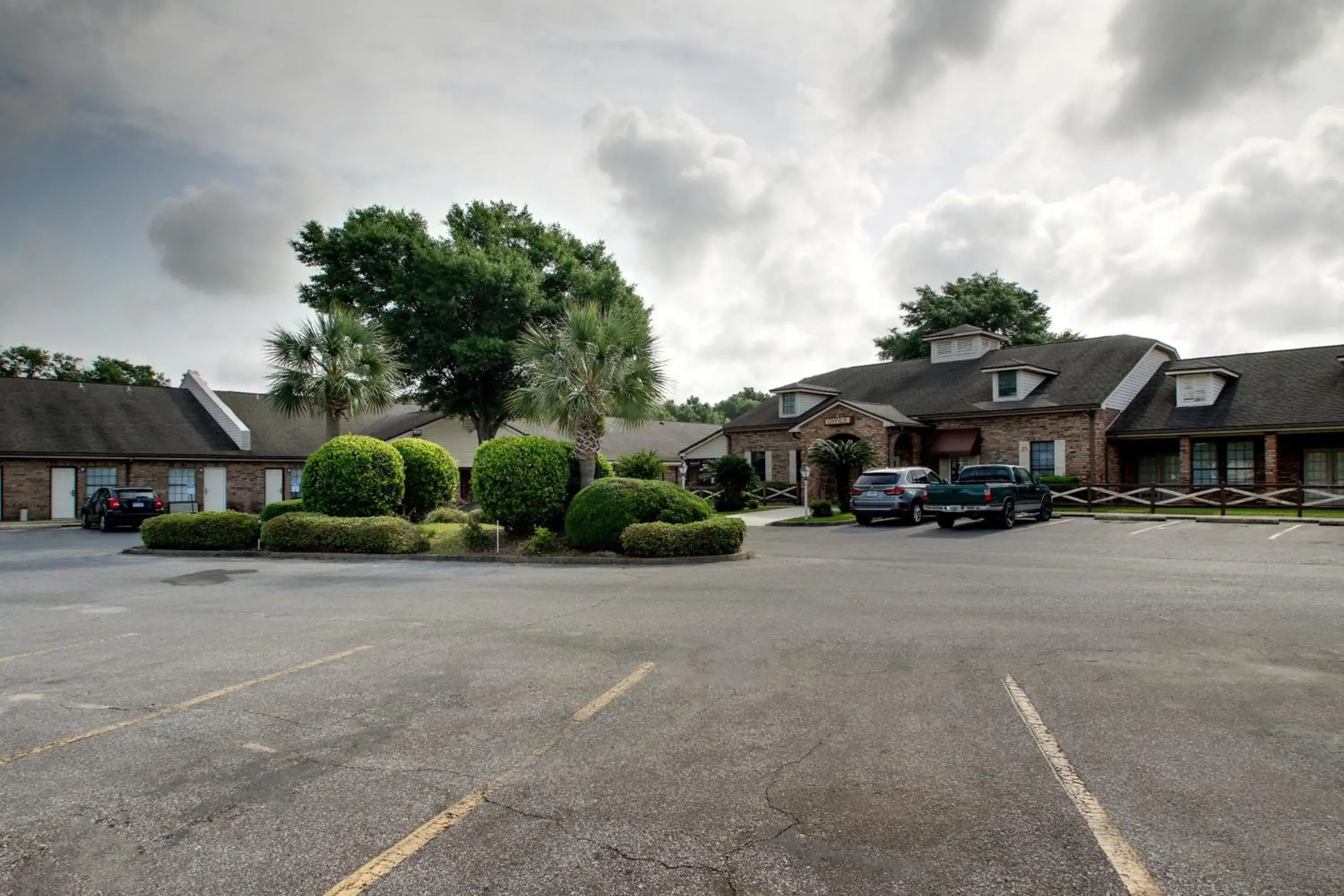 Property building in HOTEL DEL SOL - Pensacola Property building in HOTEL DEL SOL - Pensacola