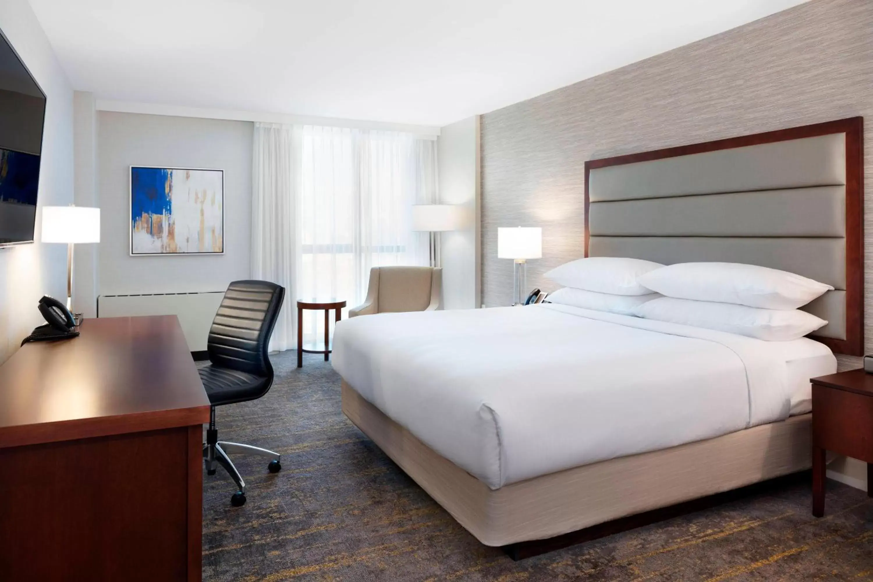 Photo of the whole room, Bed in Delta Hotels by Marriott Burnaby Conference Centre