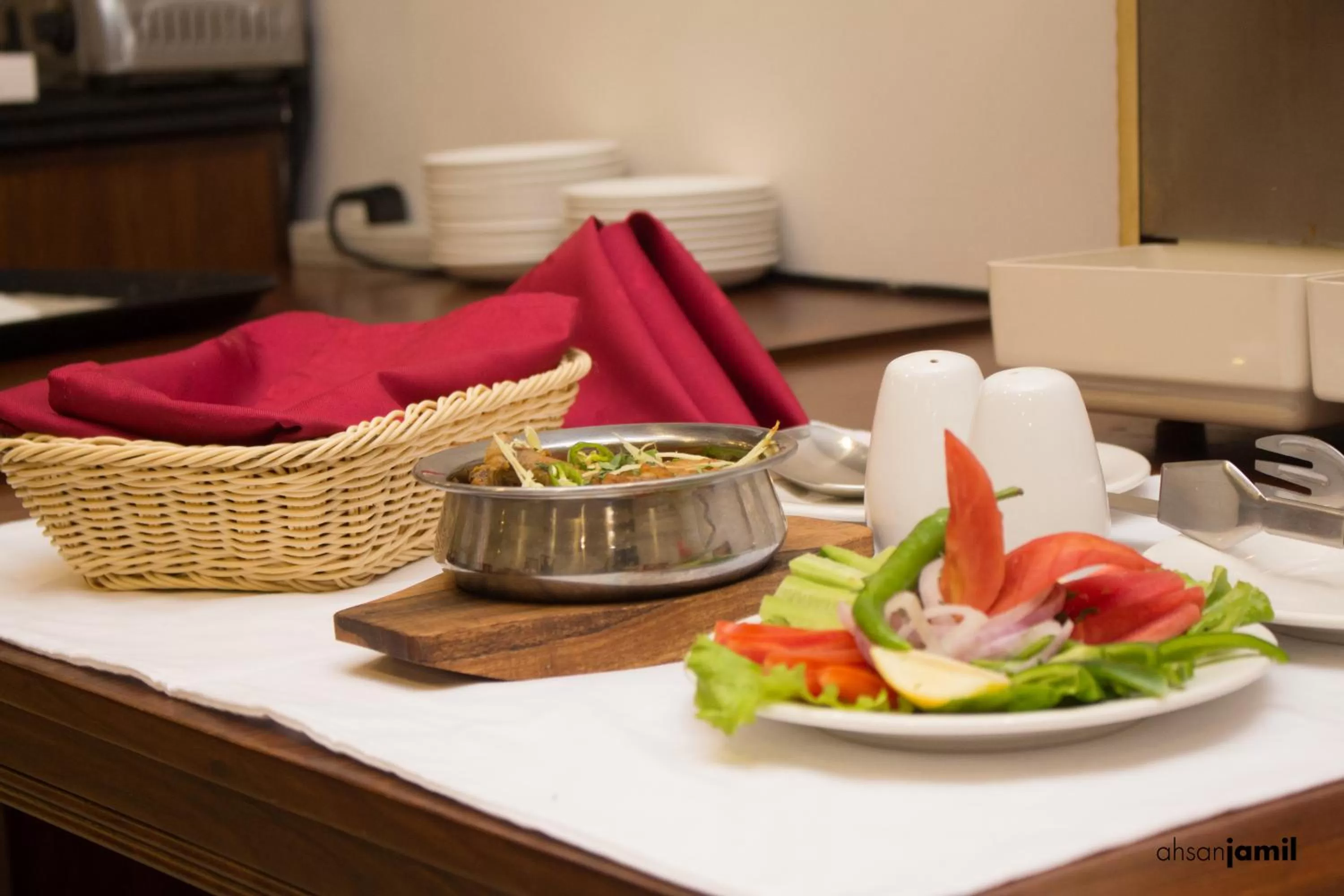 Food and drinks in S Chalet Multan