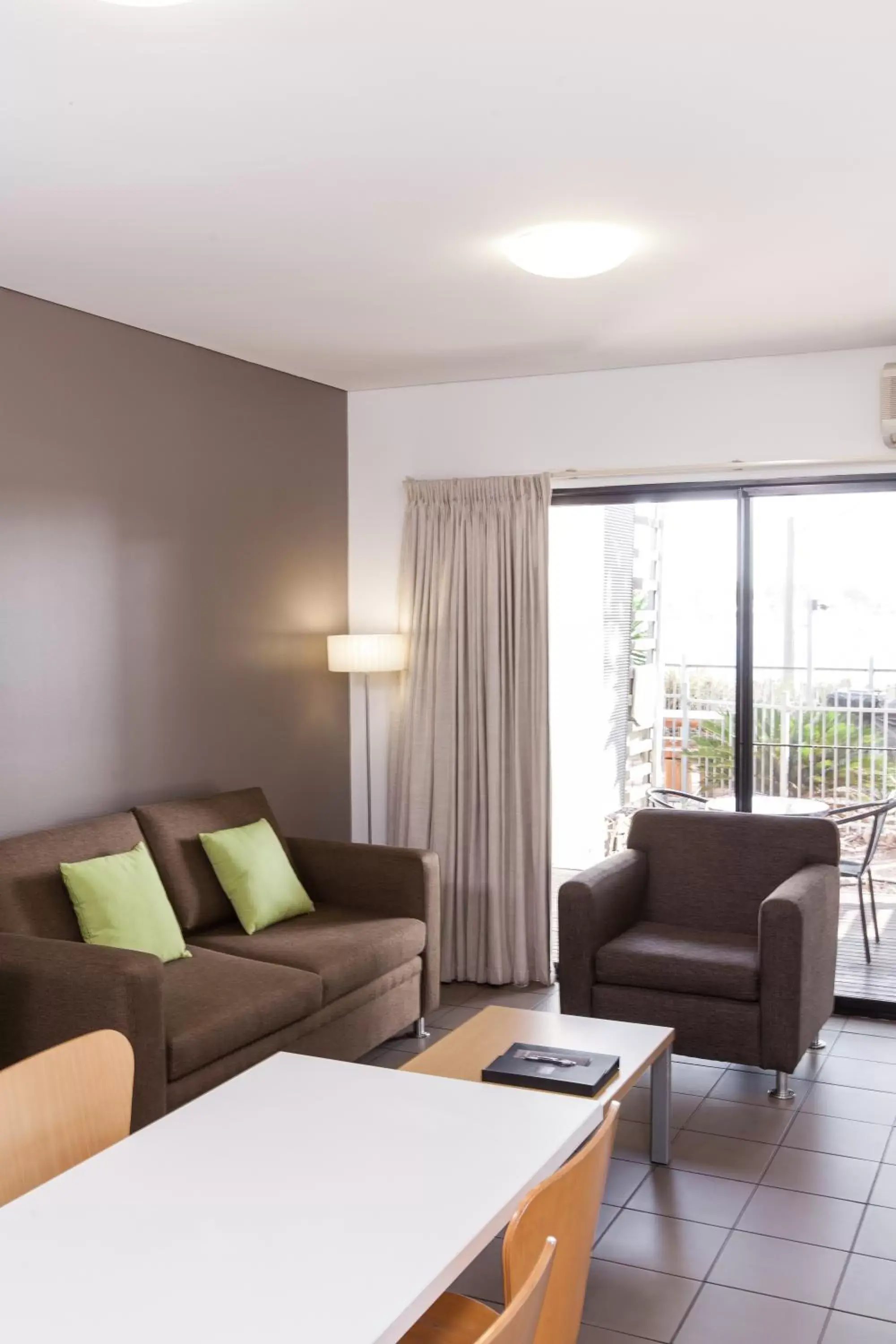 Living room, Seating Area in Majestic Oasis Apartments