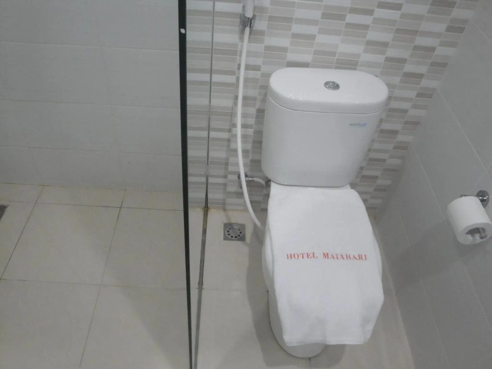 Toilet, Bathroom in Matahari Hotel