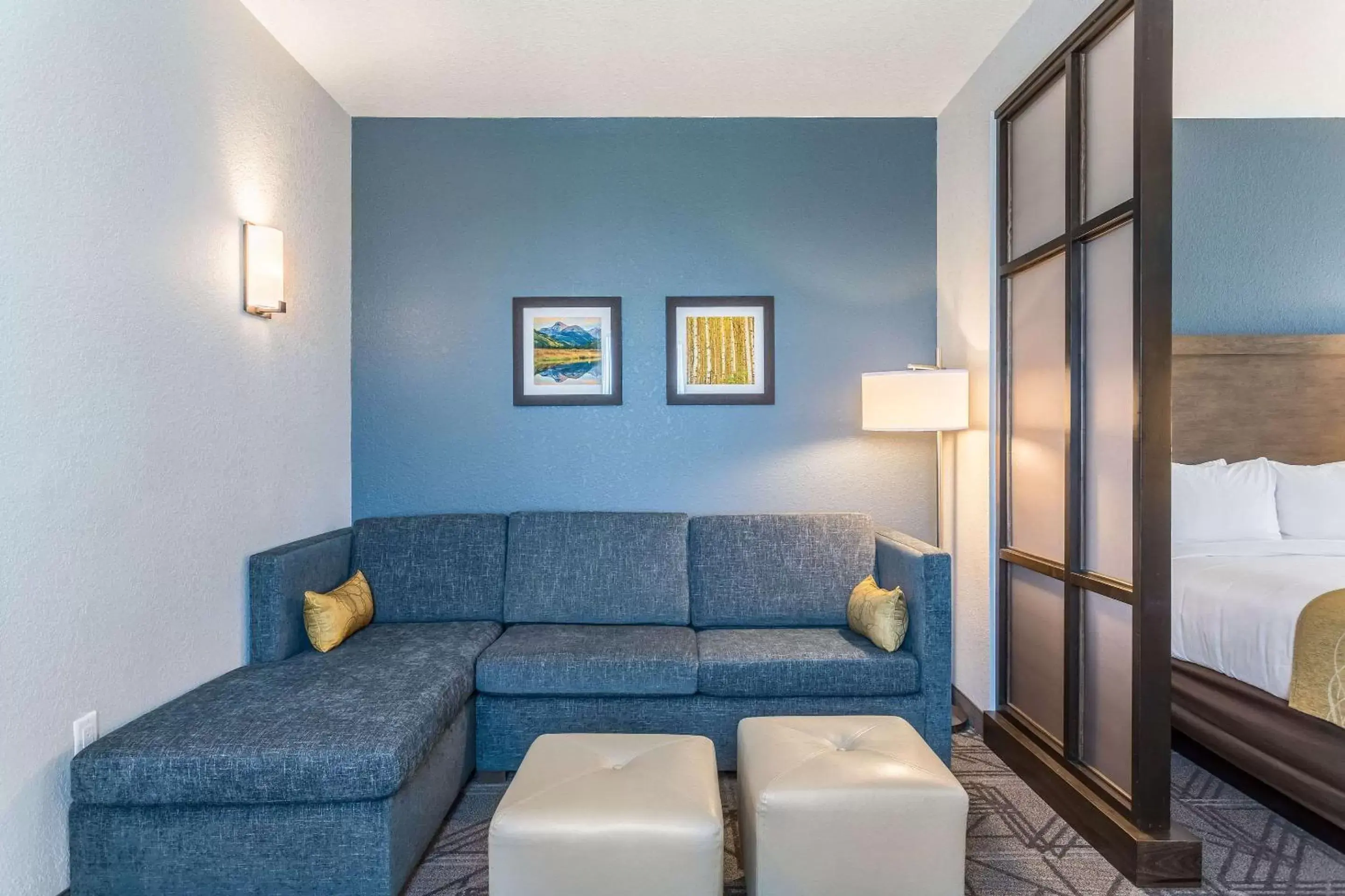 Bedroom, Seating Area in Comfort Inn & Suites Salt Lake City Airport