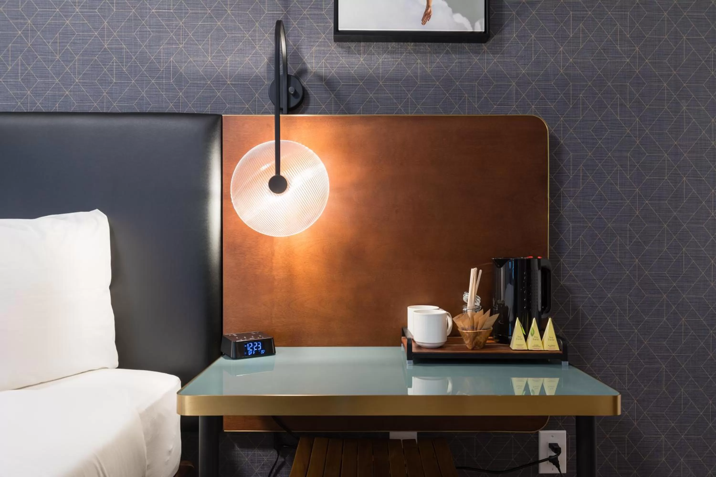 Bedroom in Hotel Stratford San Francisco - Handwritten Collection