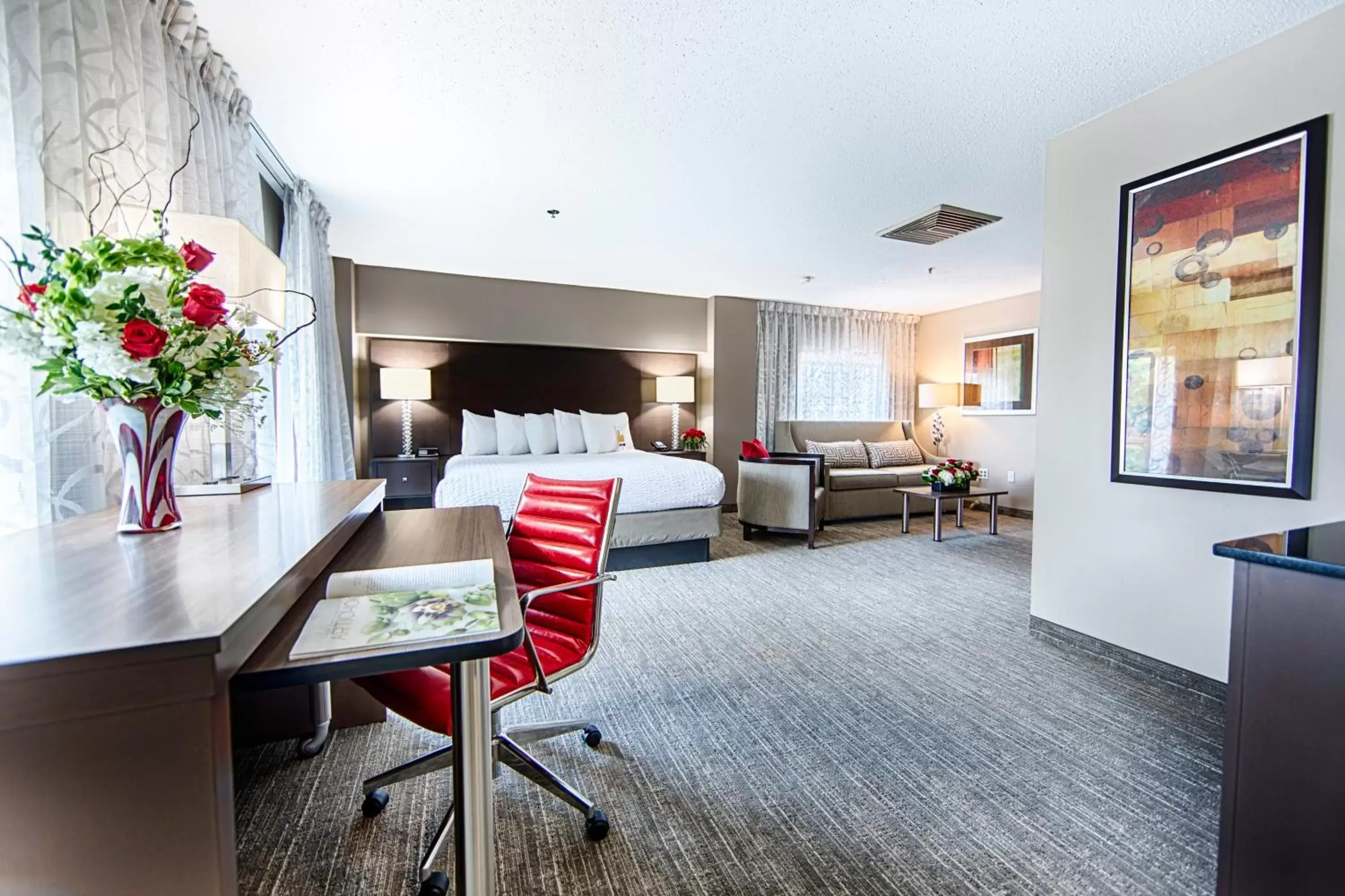 Photo of the whole room, Seating Area in Hotel Capstone