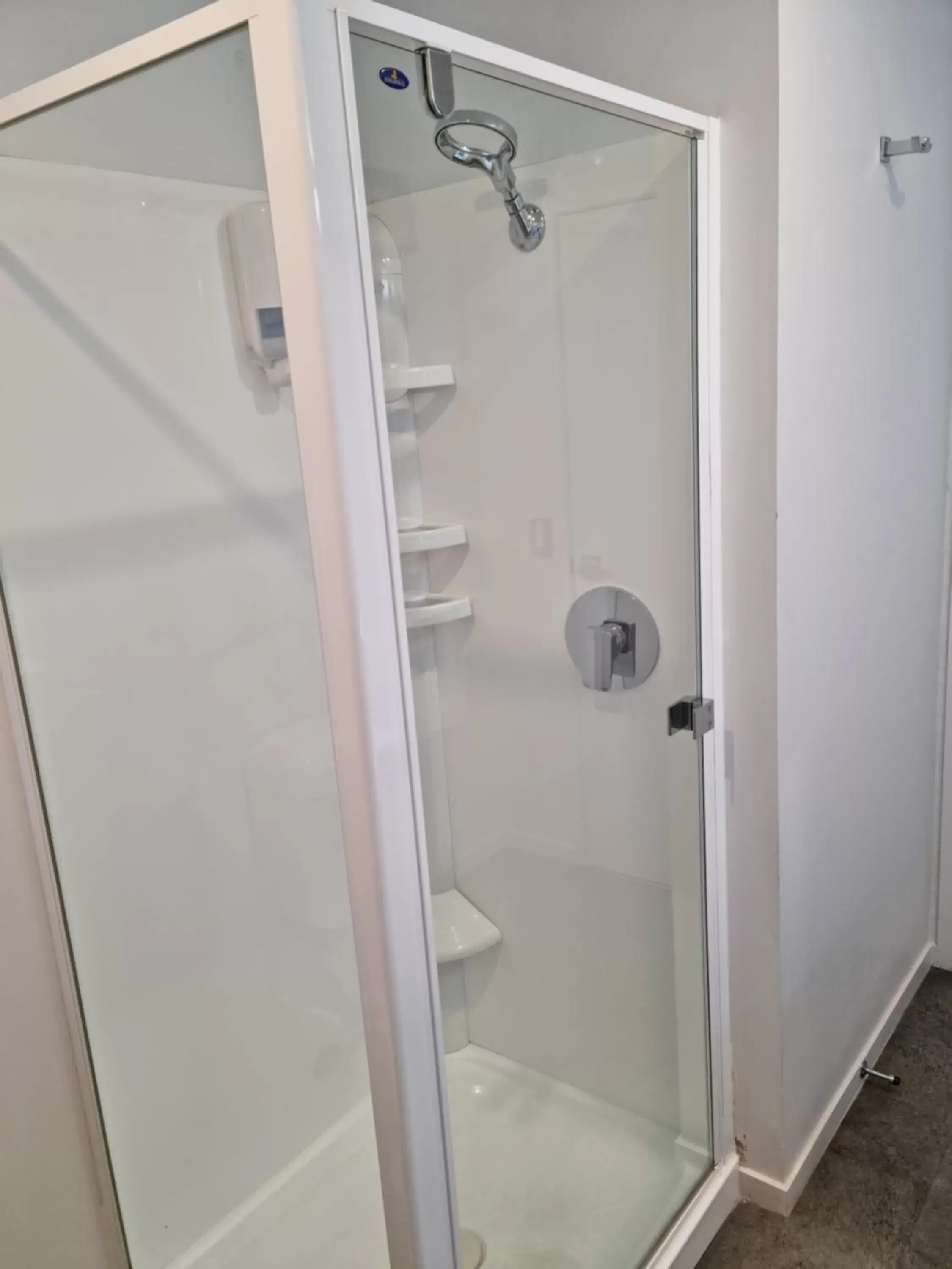 Shower, Bathroom in Paroa Hotel