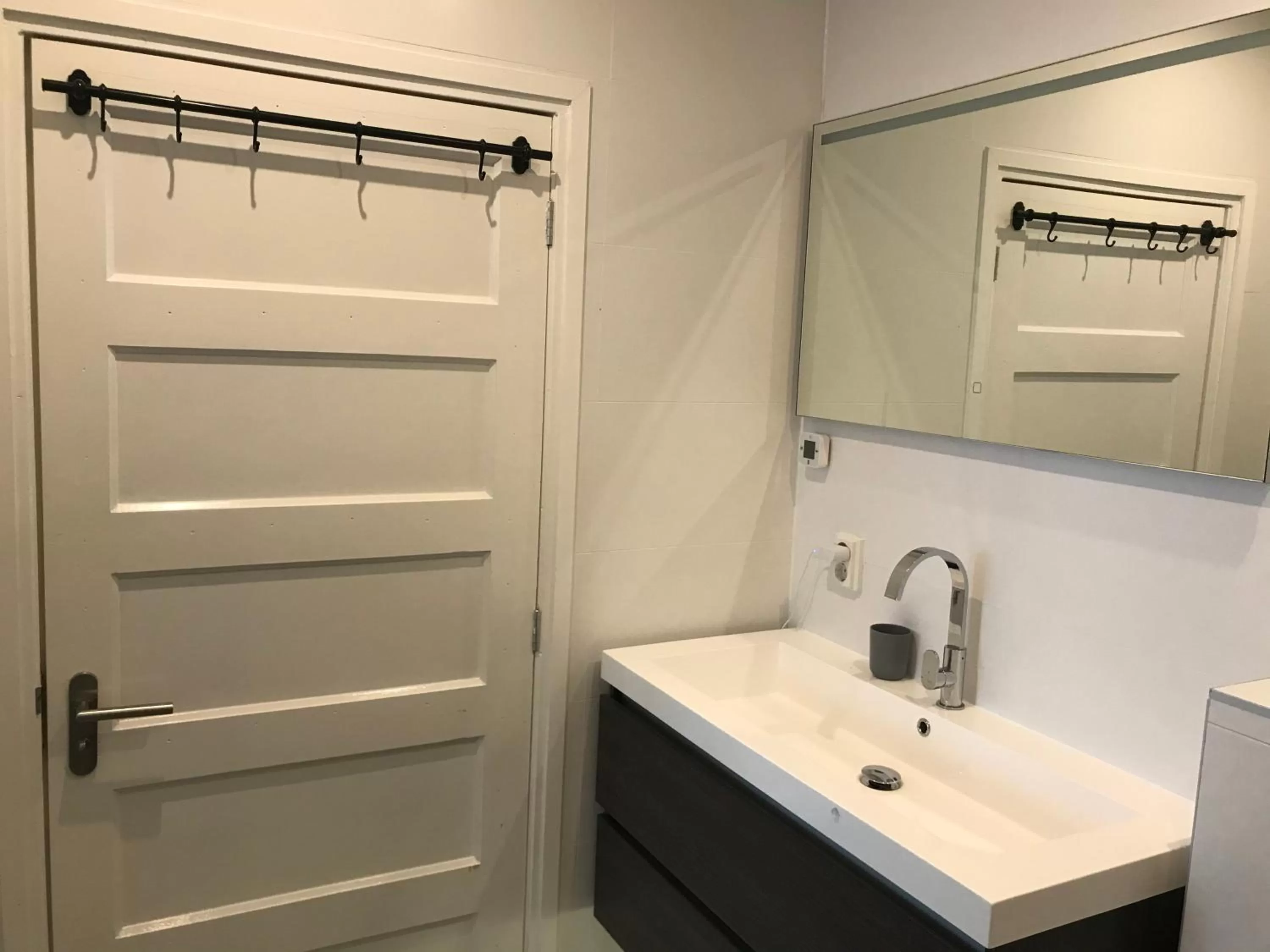 Shower, Bathroom in Flowerbed