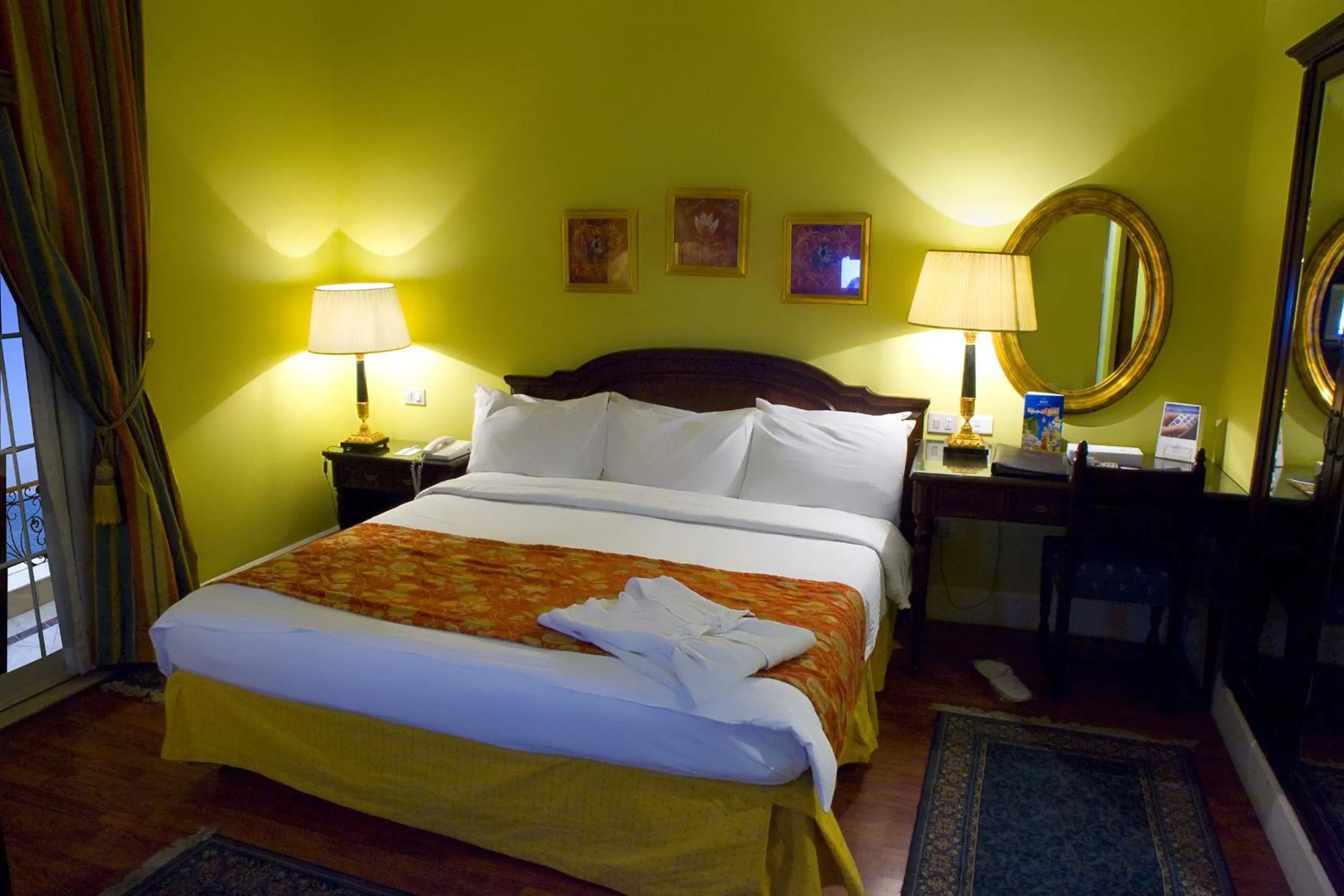 Bed in Helnan Auberge Fayoum