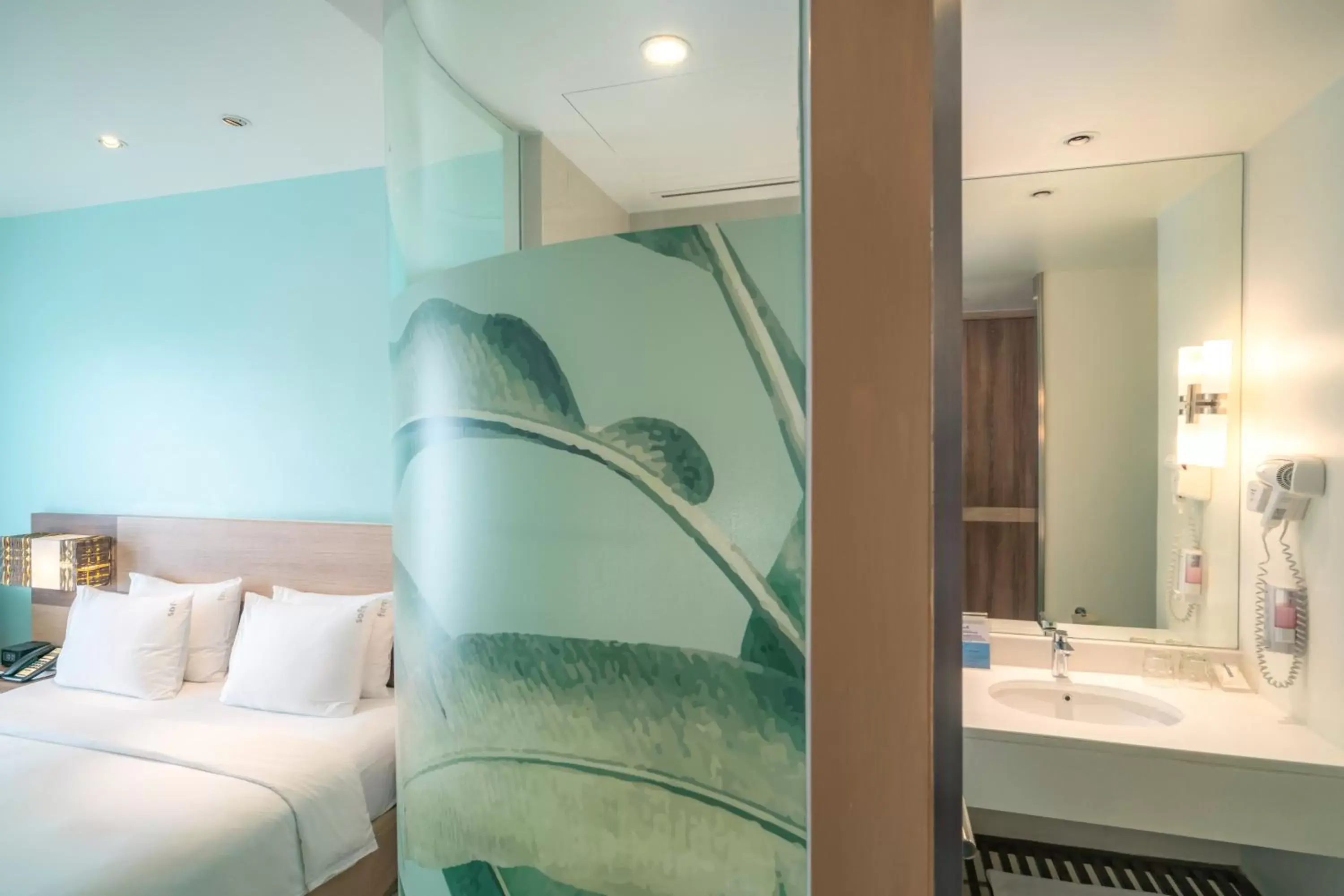 Photo of the whole room, Bathroom in Holiday Inn Express Phuket Patong Beach Central, an IHG Hotel