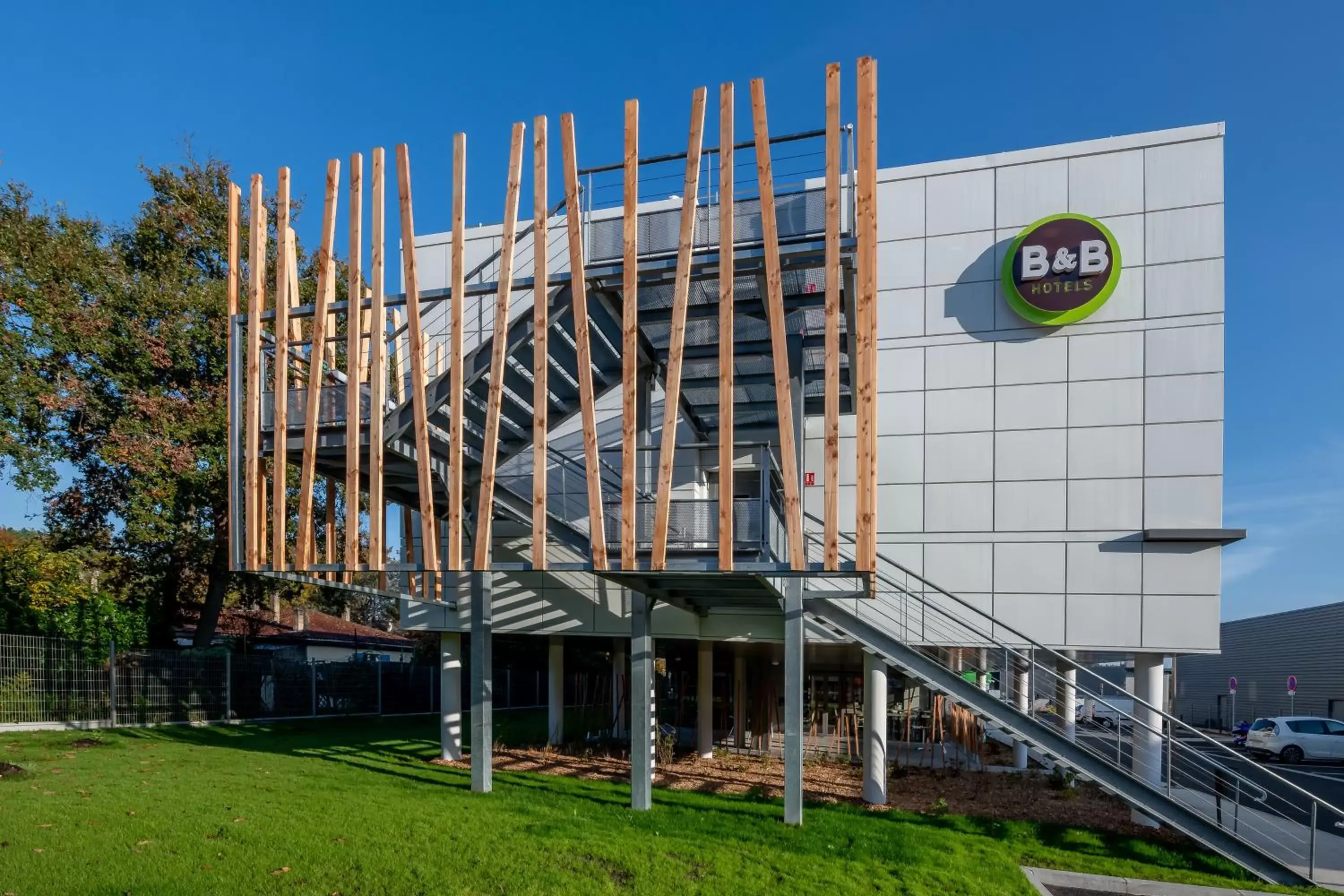 Facade/entrance, Property Building in B&B HOTEL Bordeaux Langon