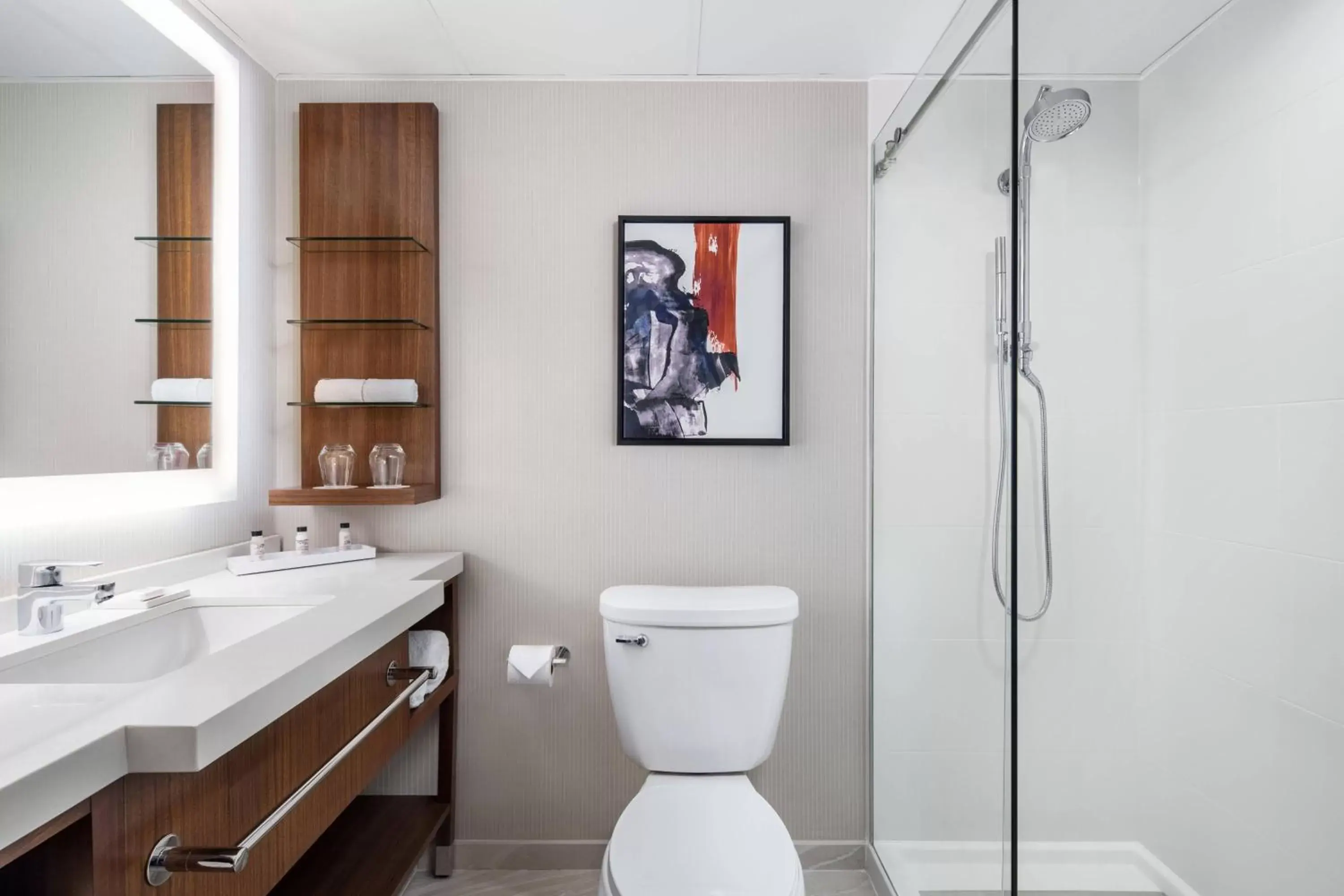 Bathroom in Delta Hotels by Marriott Green Bay