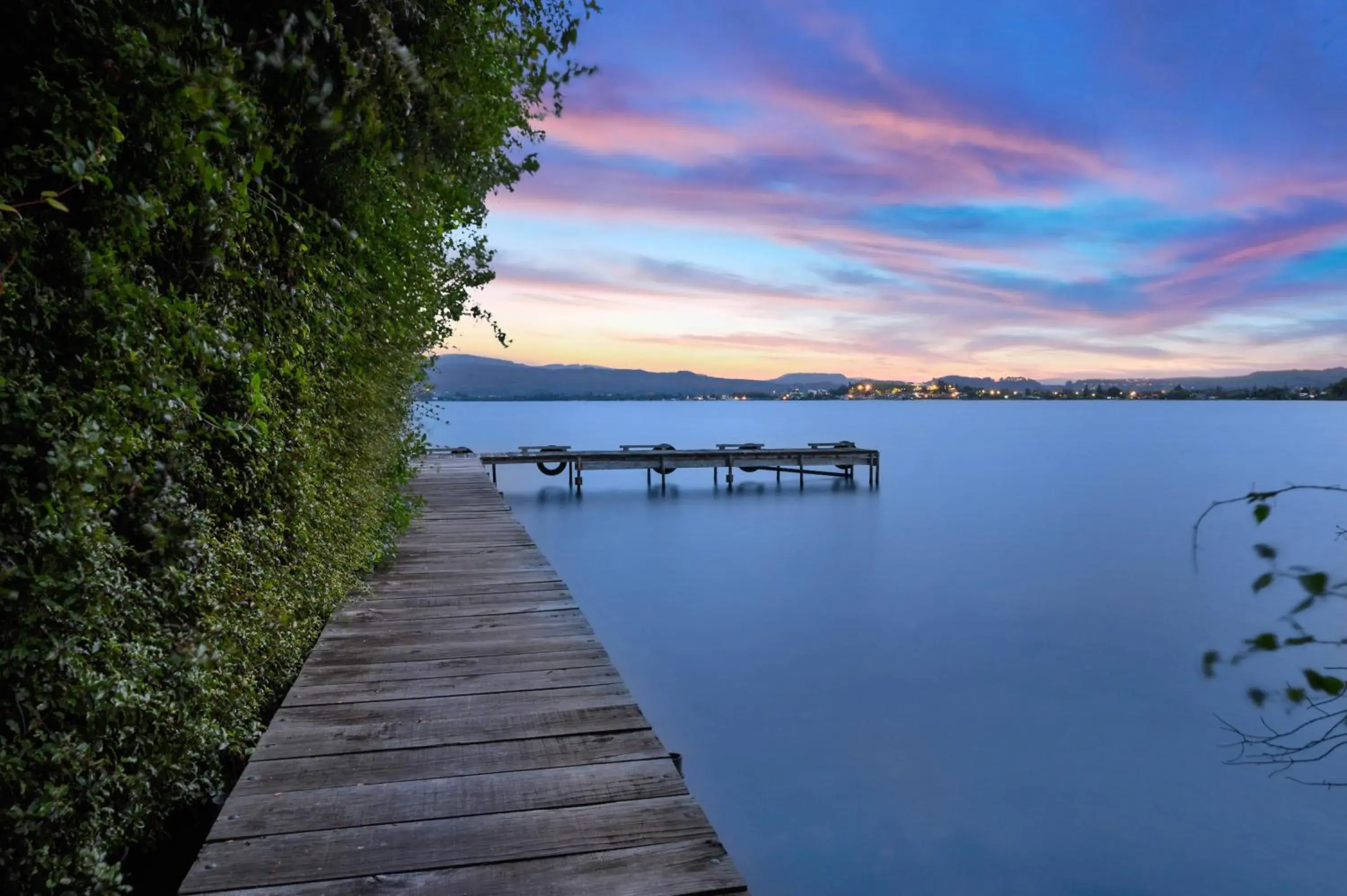 Lake view in Black Swan Lakeside Lodge Boutique Hotel