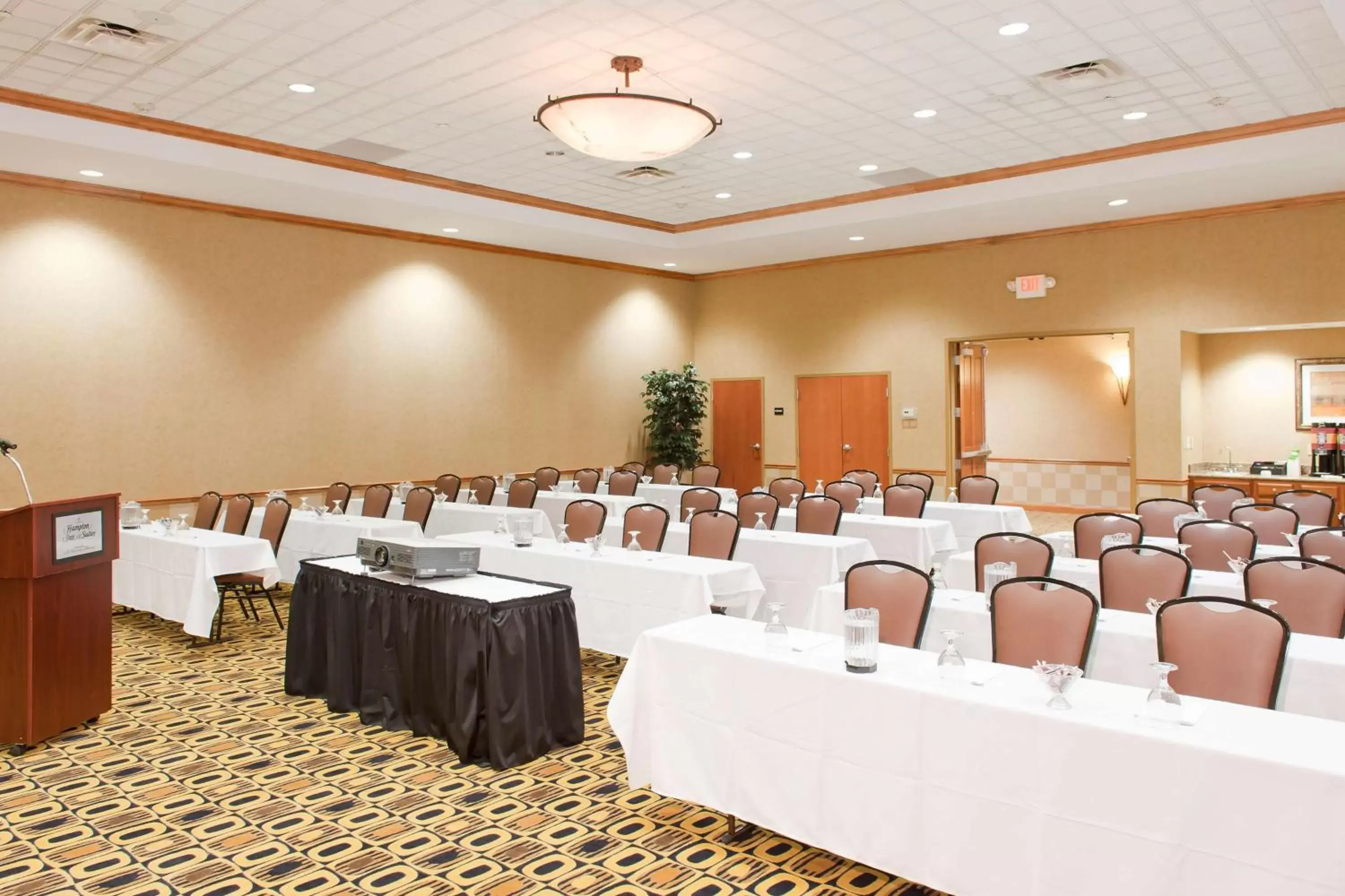 Meeting/conference room in Hampton Inn & Suites Columbia at the University of Missouri