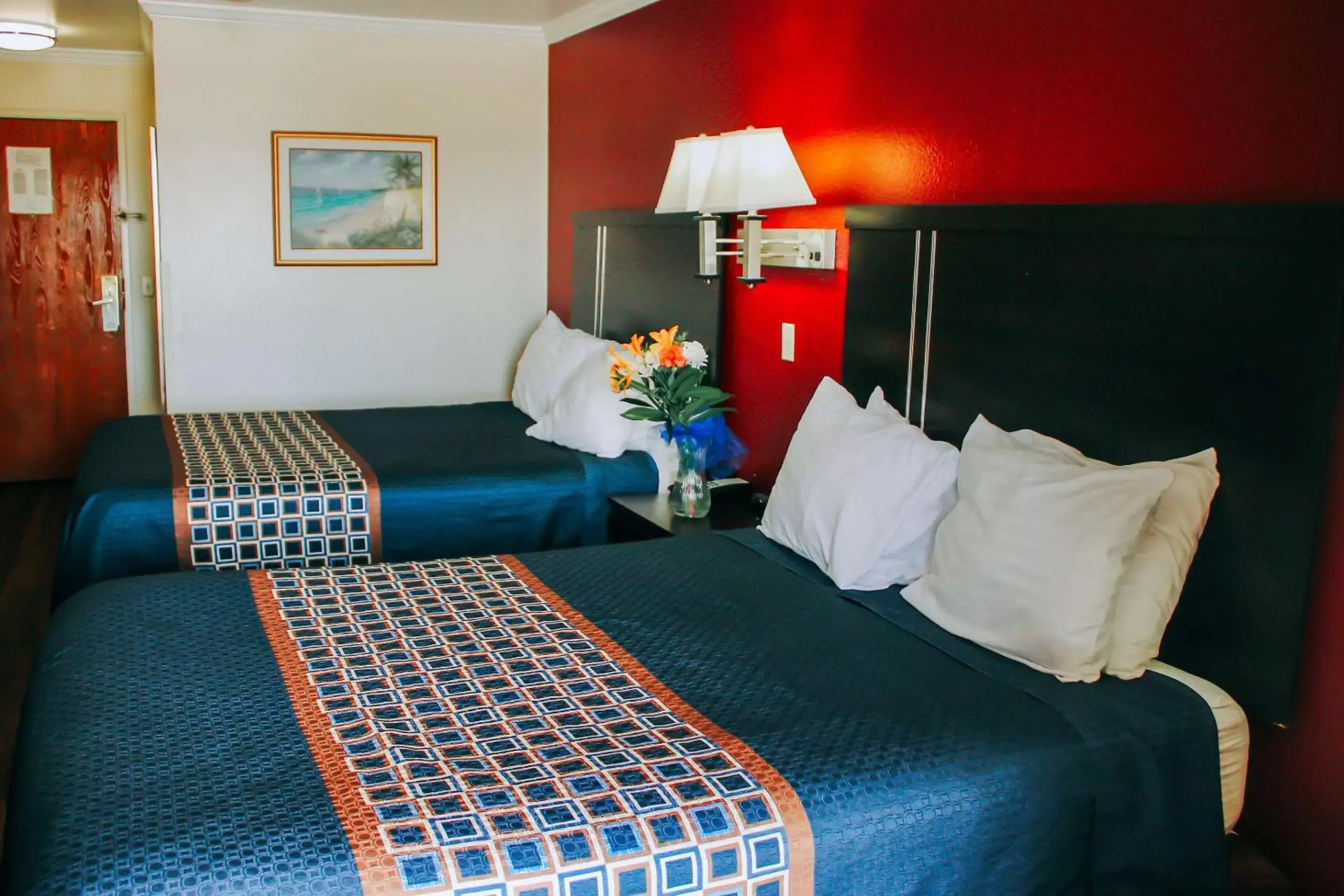 Photo of the whole room, Bed in Rodeway Inn & Suites Lake Havasu City