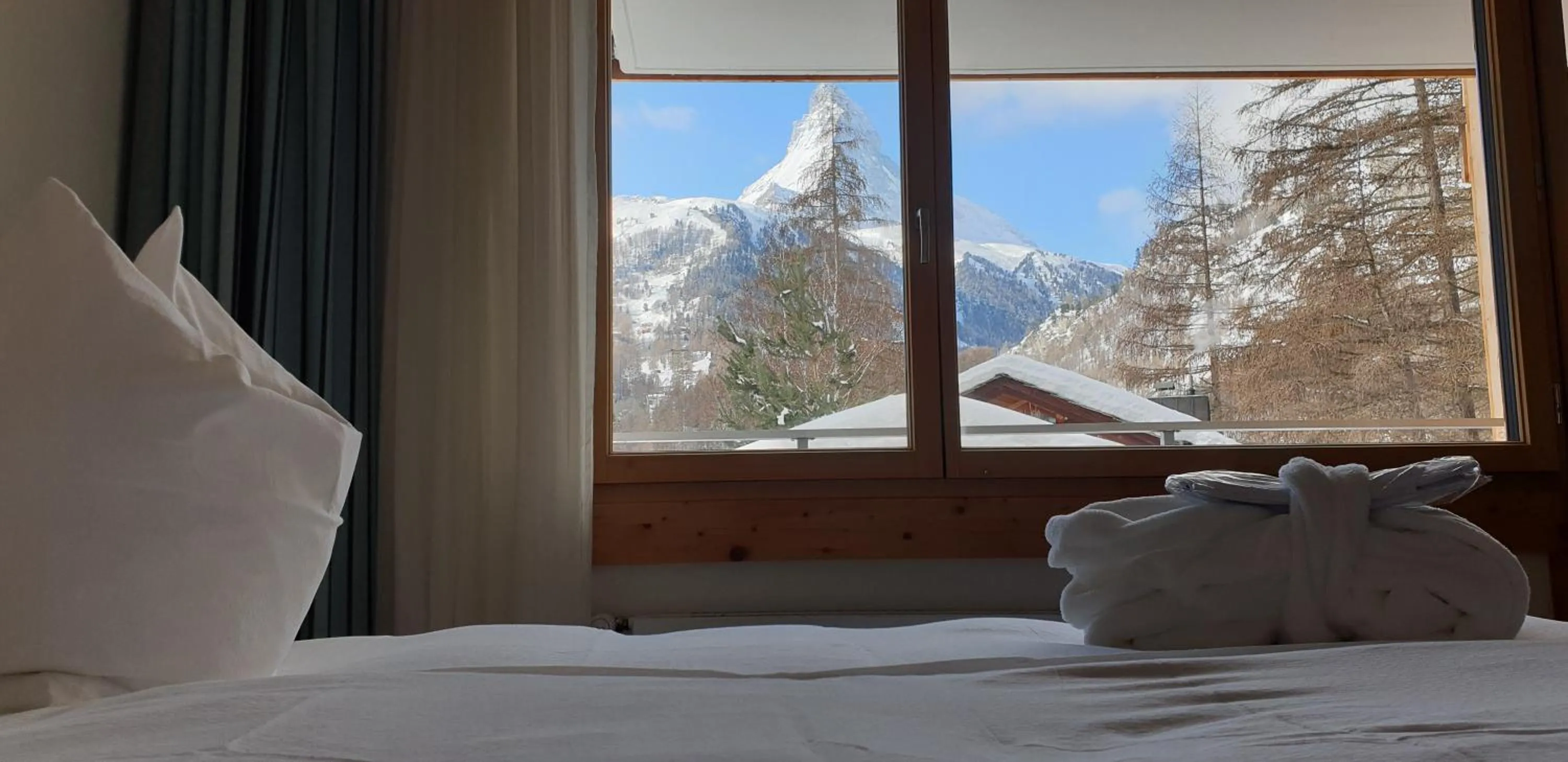 View (from property/room), Bed in Hotel Hemizeus & Iremia Spa