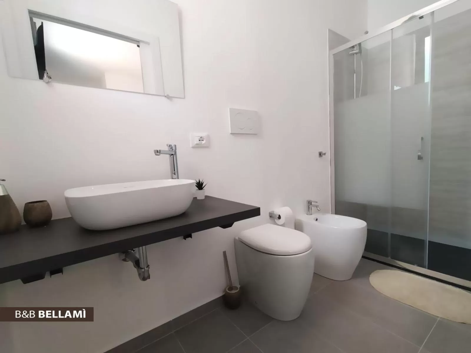 Shower, Bathroom in B&B BELLAMI'