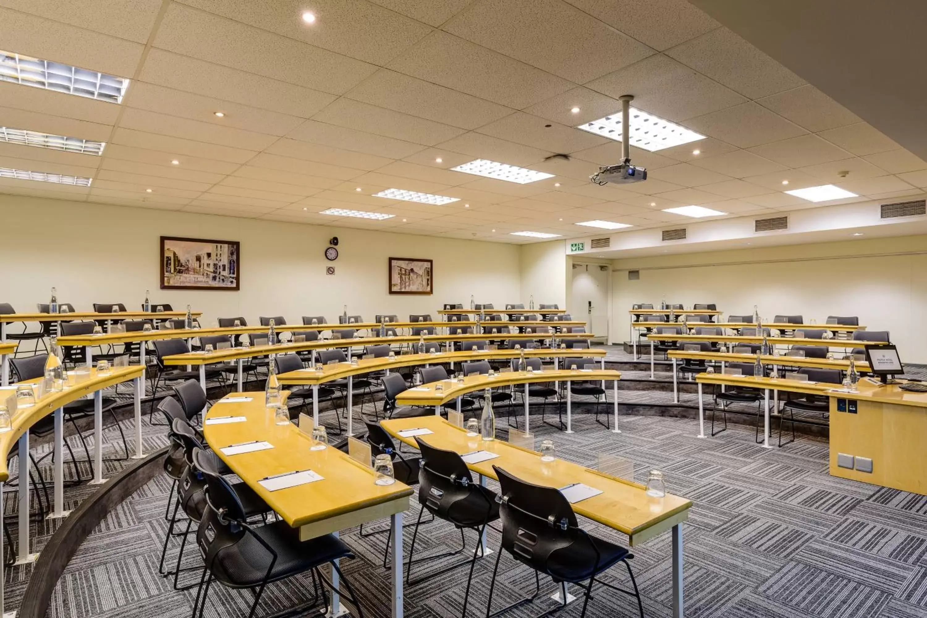 Meeting/conference room in Protea Hotel by Marriott Cape Town Waterfront Breakwater Lodge