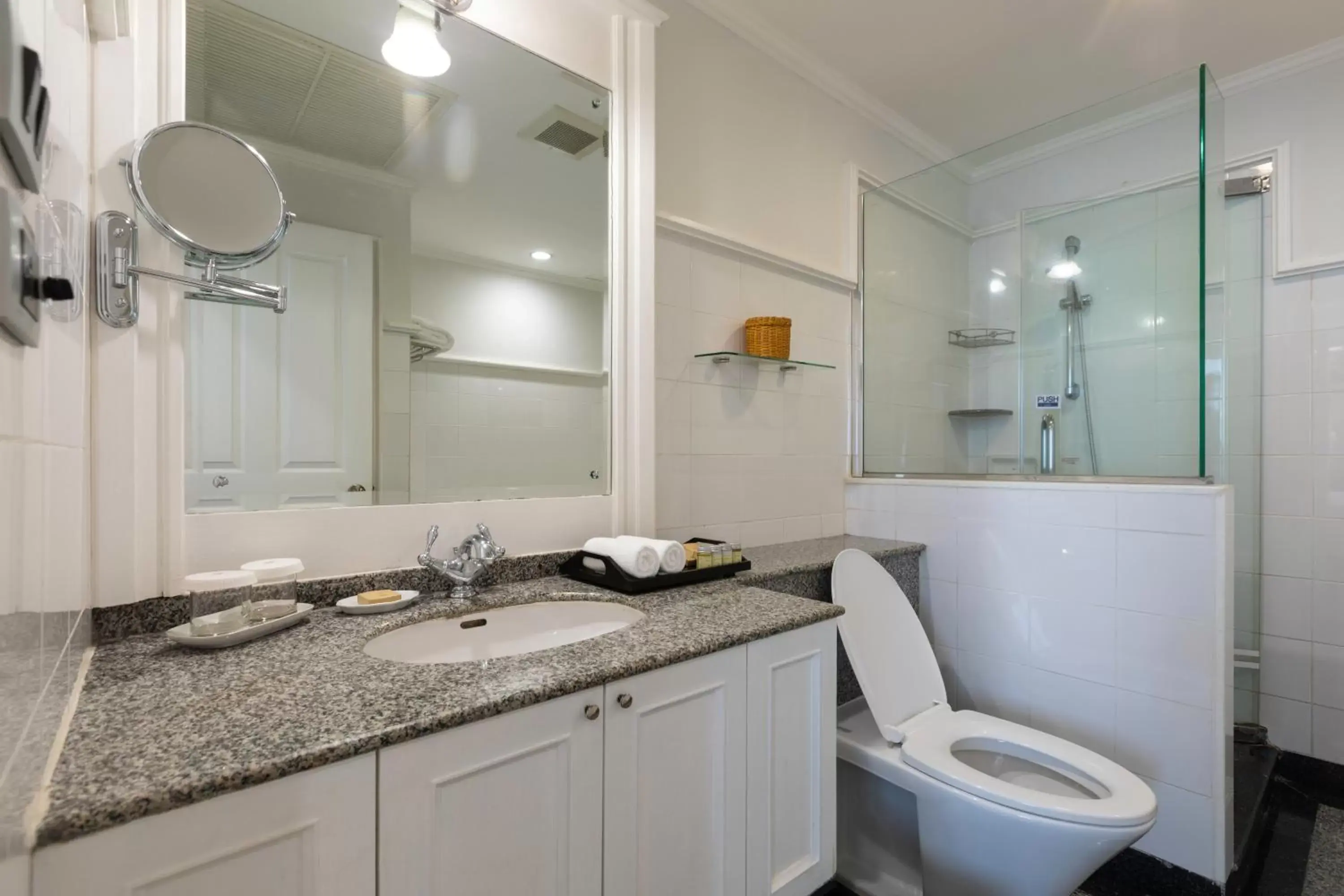 Shower, Bathroom in Cape House Langsuan Hotel