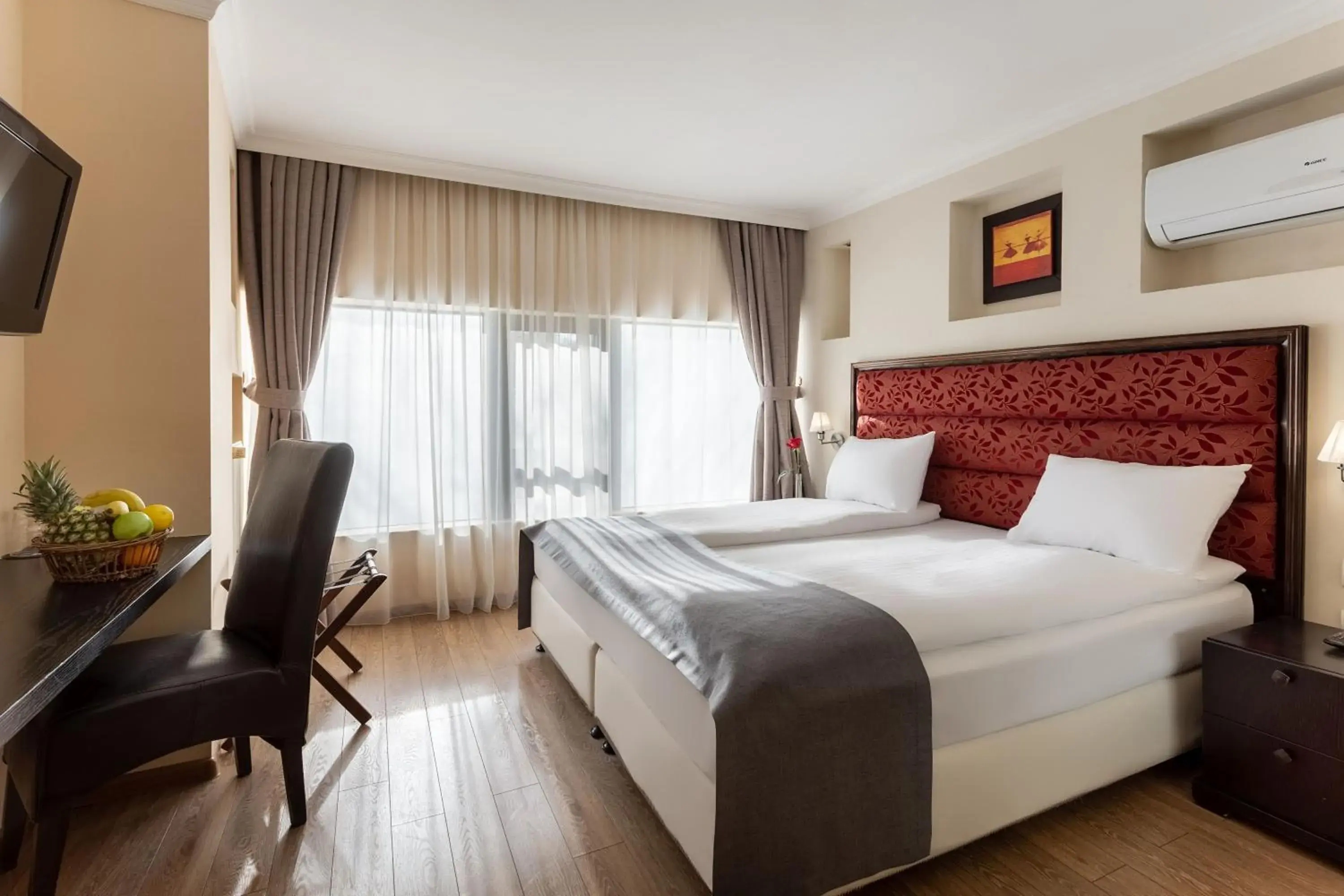 Bed in MOXA Bucharest Boutique Hotel