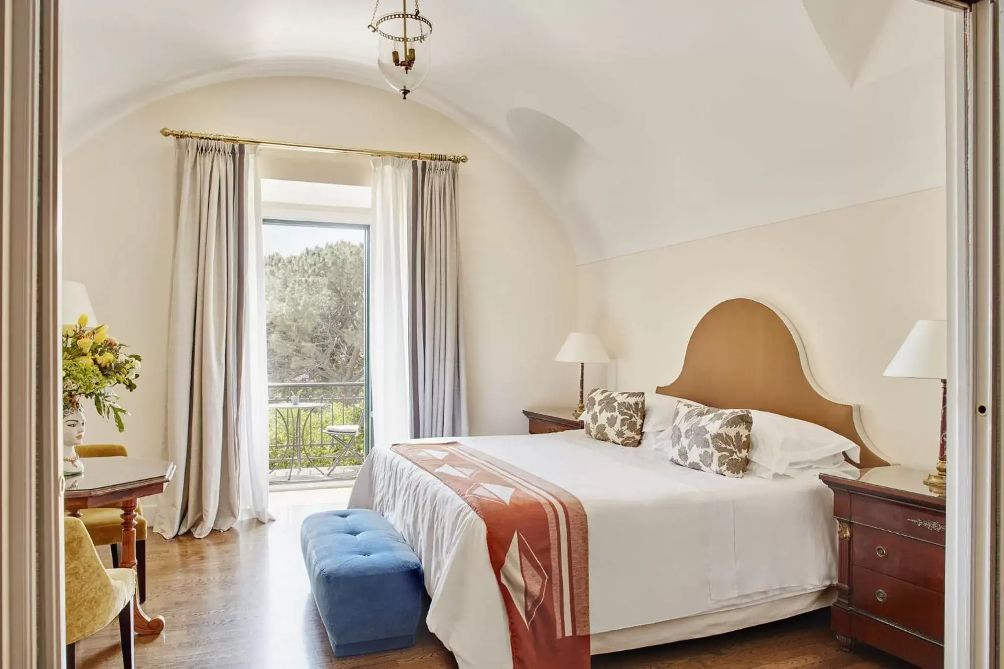 Bedroom, Bed in Grand Hotel Timeo, A Belmond Hotel, Taormina