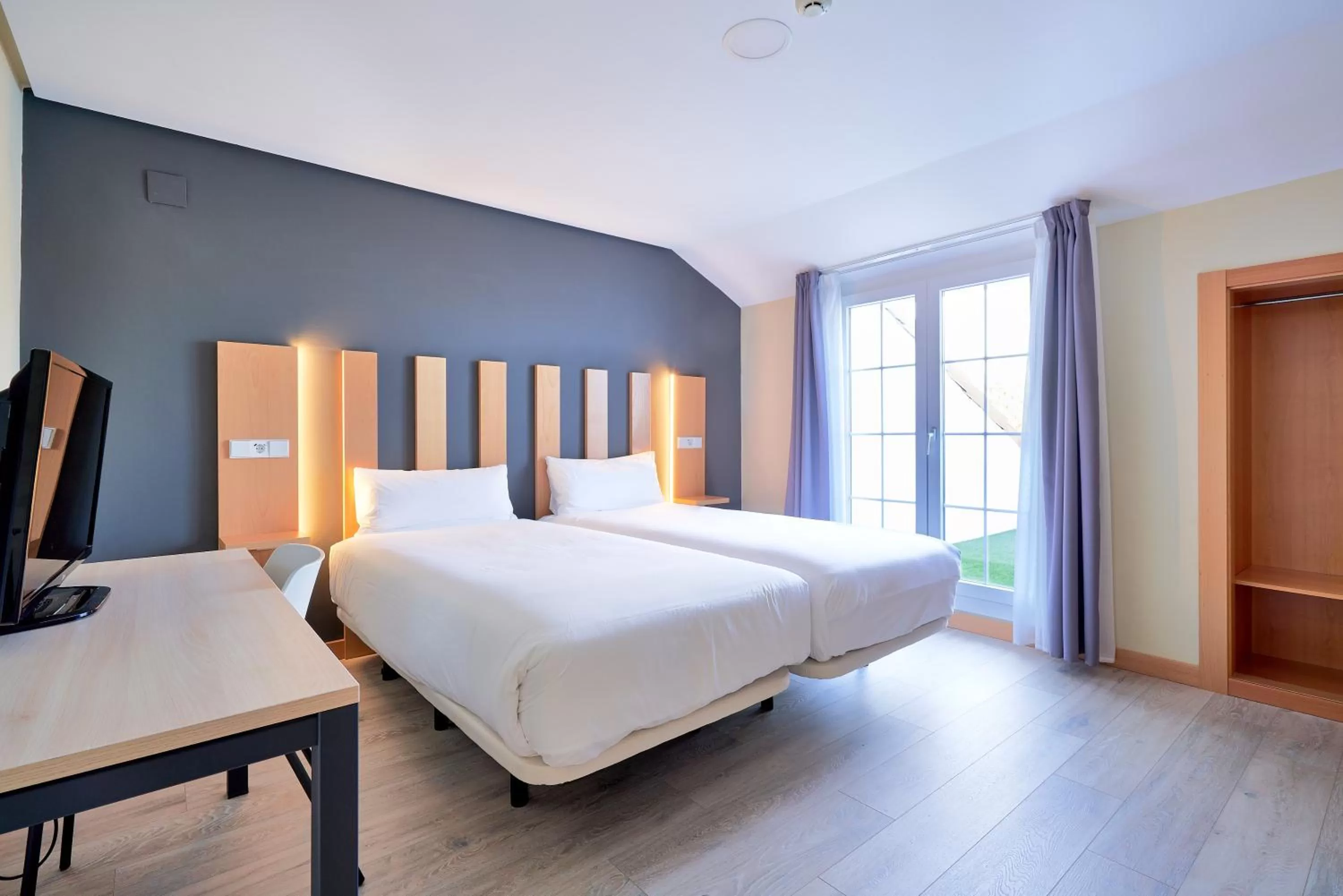 Bed in Smart Hotel La Sagra