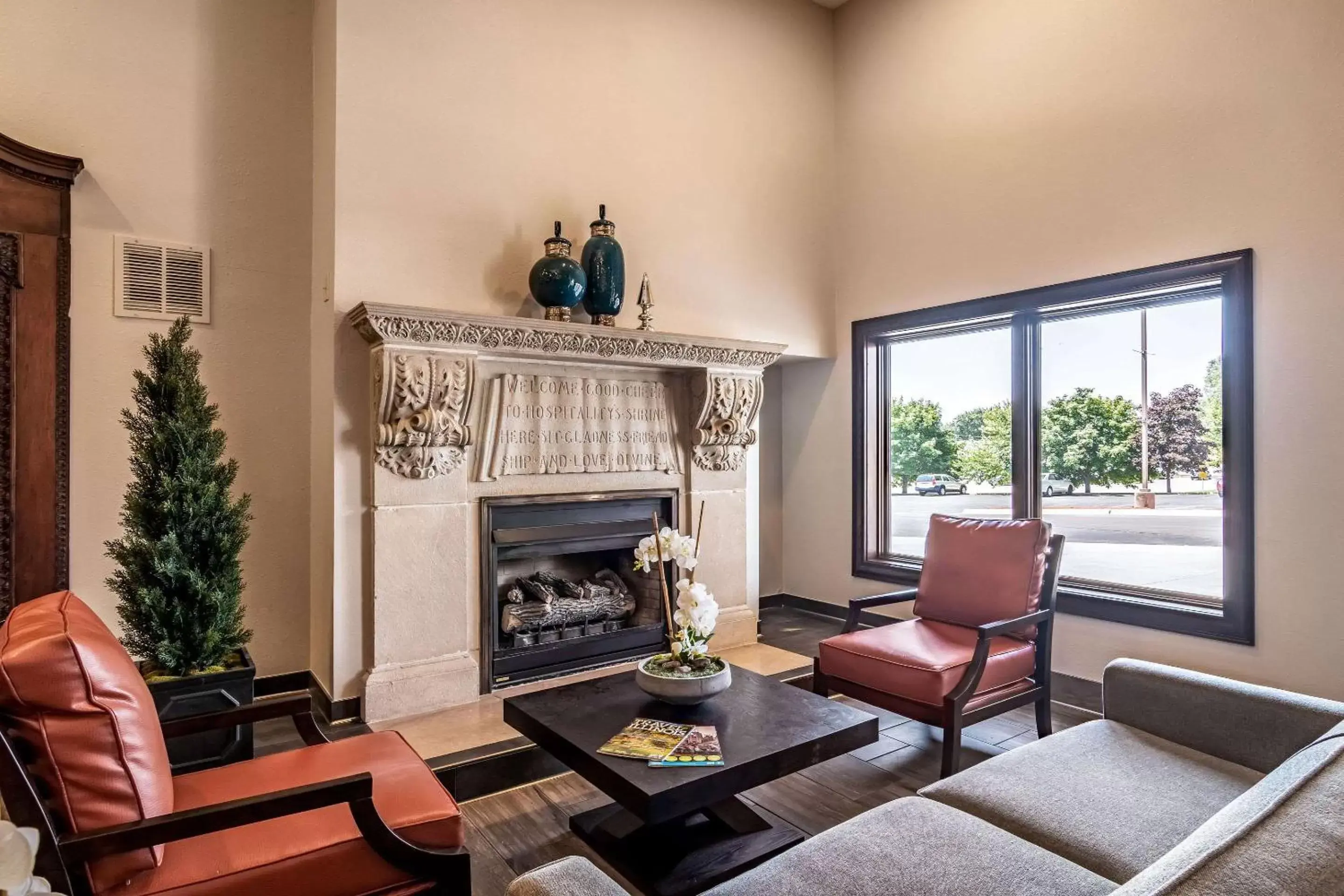 Lobby or reception, Seating Area in Riverview Inn & Suites, Ascend Hotel Collection