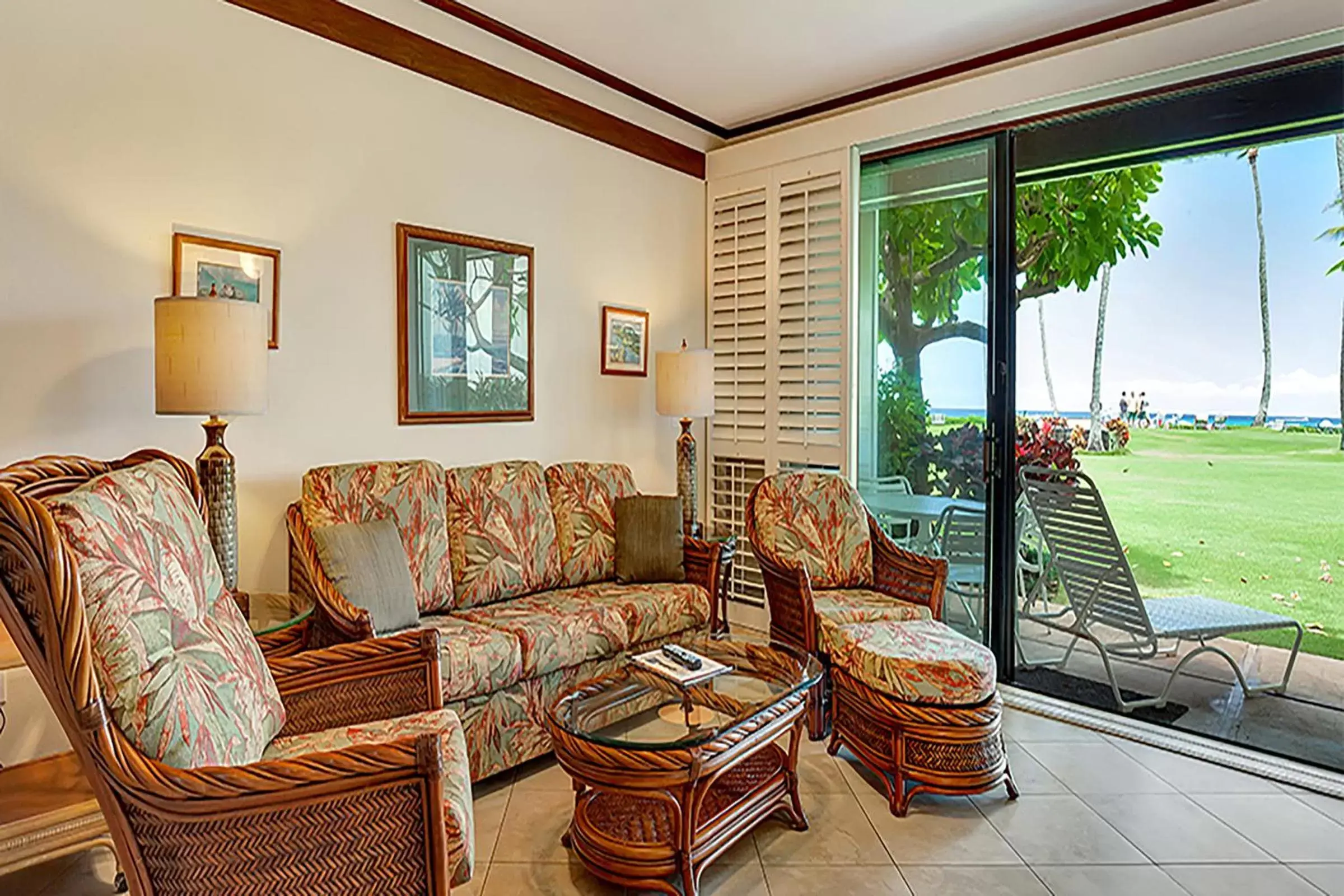Living room, Seating Area in Castle Kiahuna Plantation & The Beach Bungalows