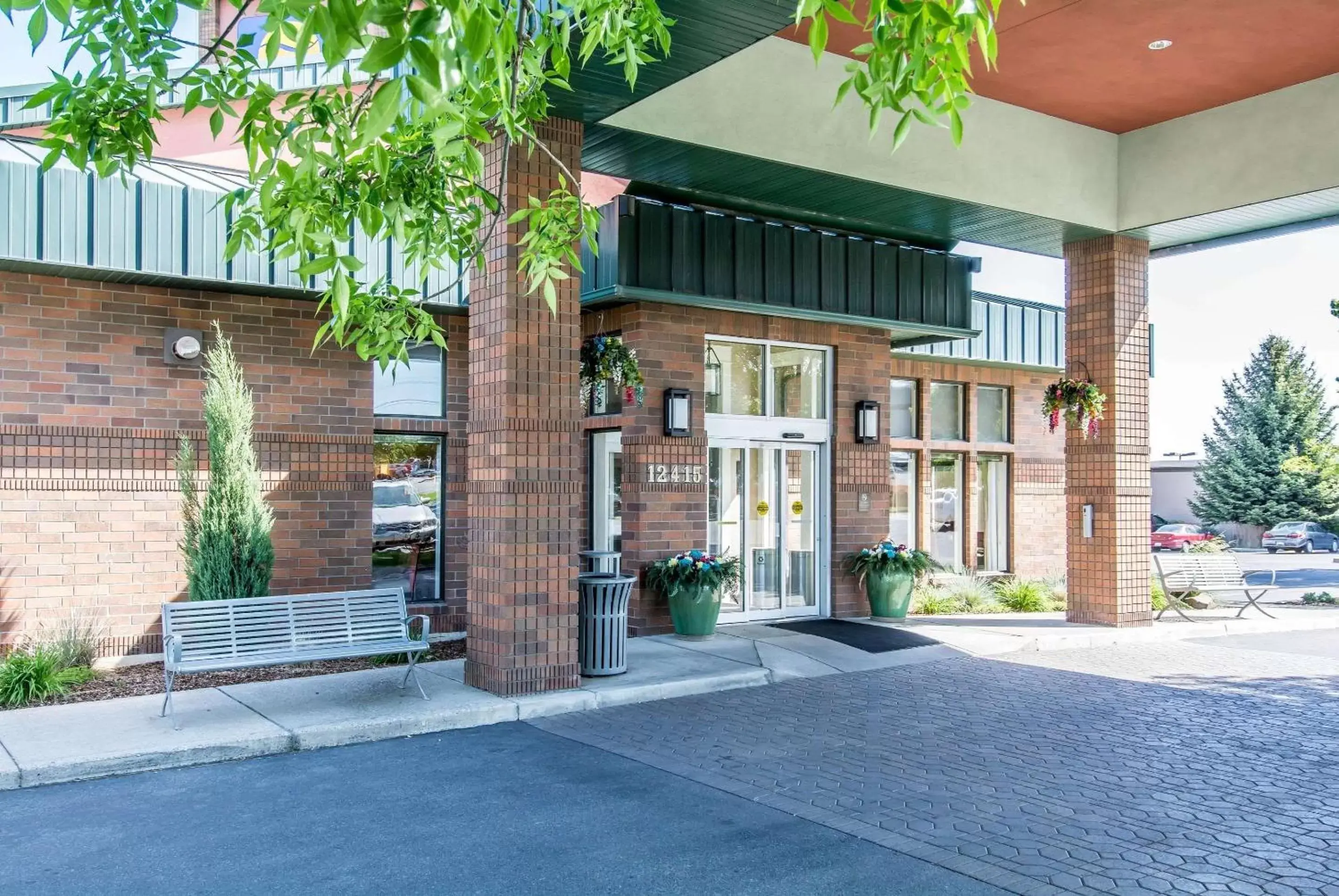 Property Building in Comfort Inn & Suites Spokane Valley