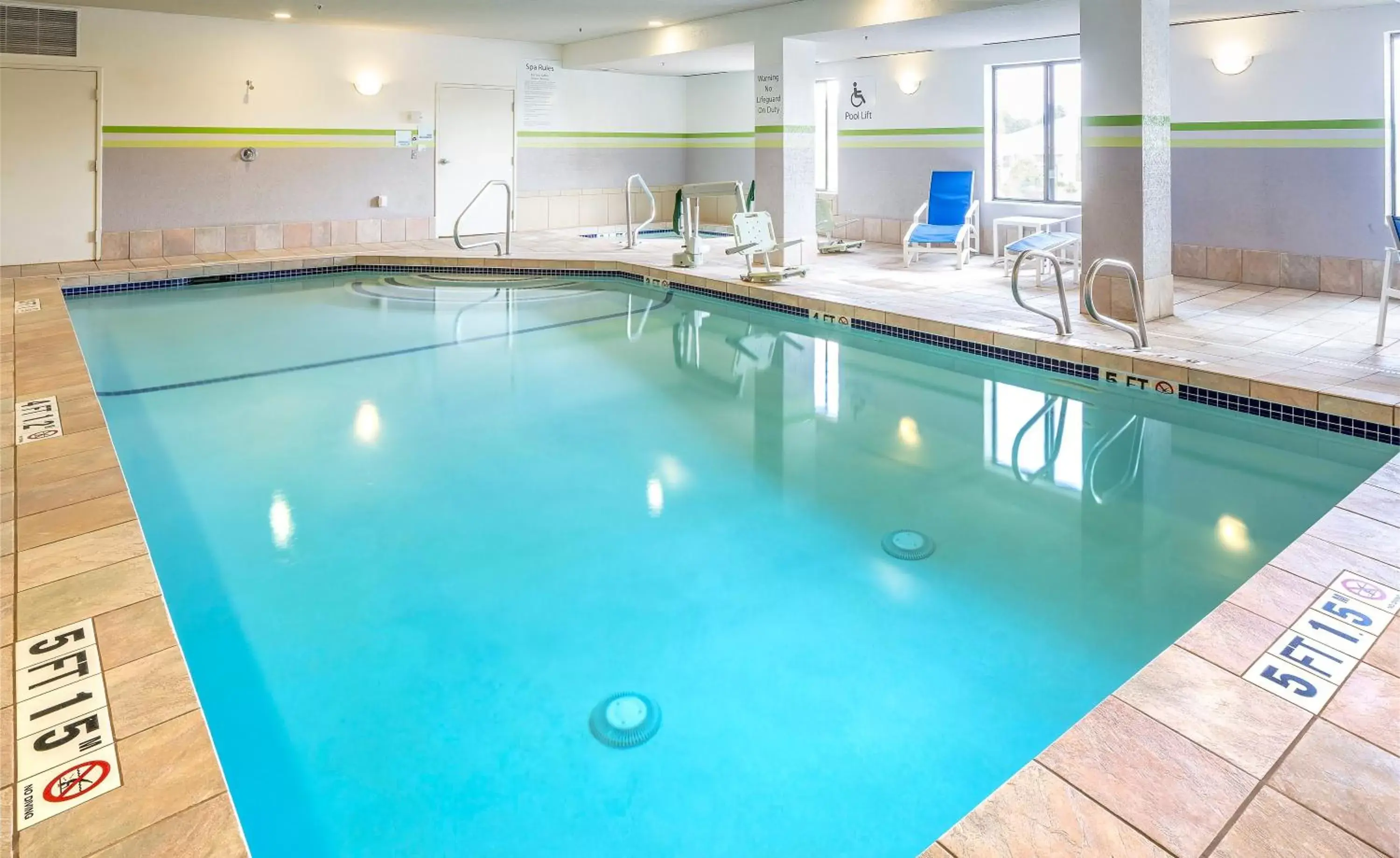 Swimming Pool in Holiday Inn Express Hotel & Suites Manchester - Airport, an IHG Hotel