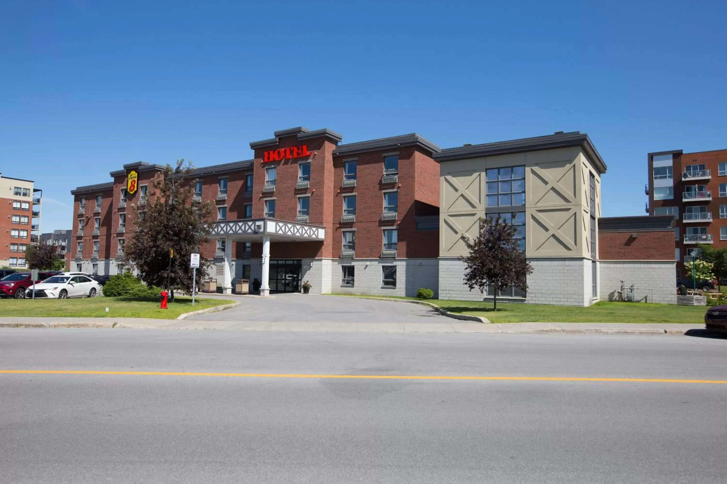 Street view in Super 8 by Wyndham Lachenaie/Terrebonne Street view in Super 8 by Wyndham Lachenaie/Terrebonne