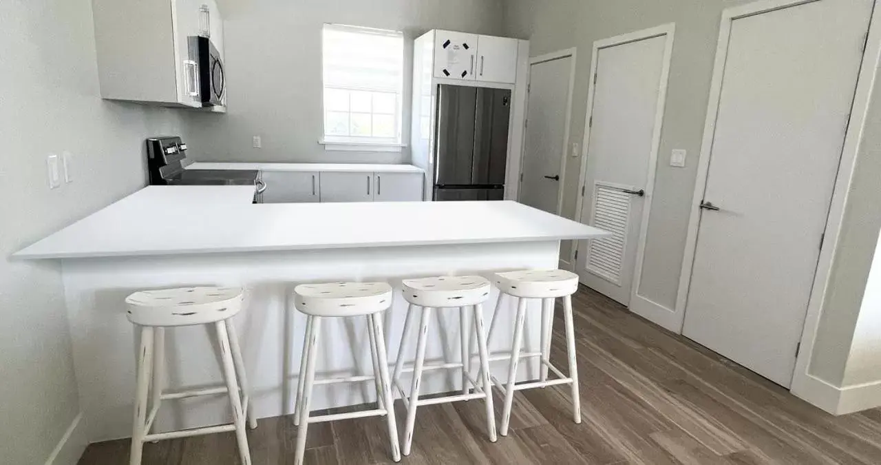 Kitchen or kitchenette, Bathroom in Palm Cay Marina and Resort