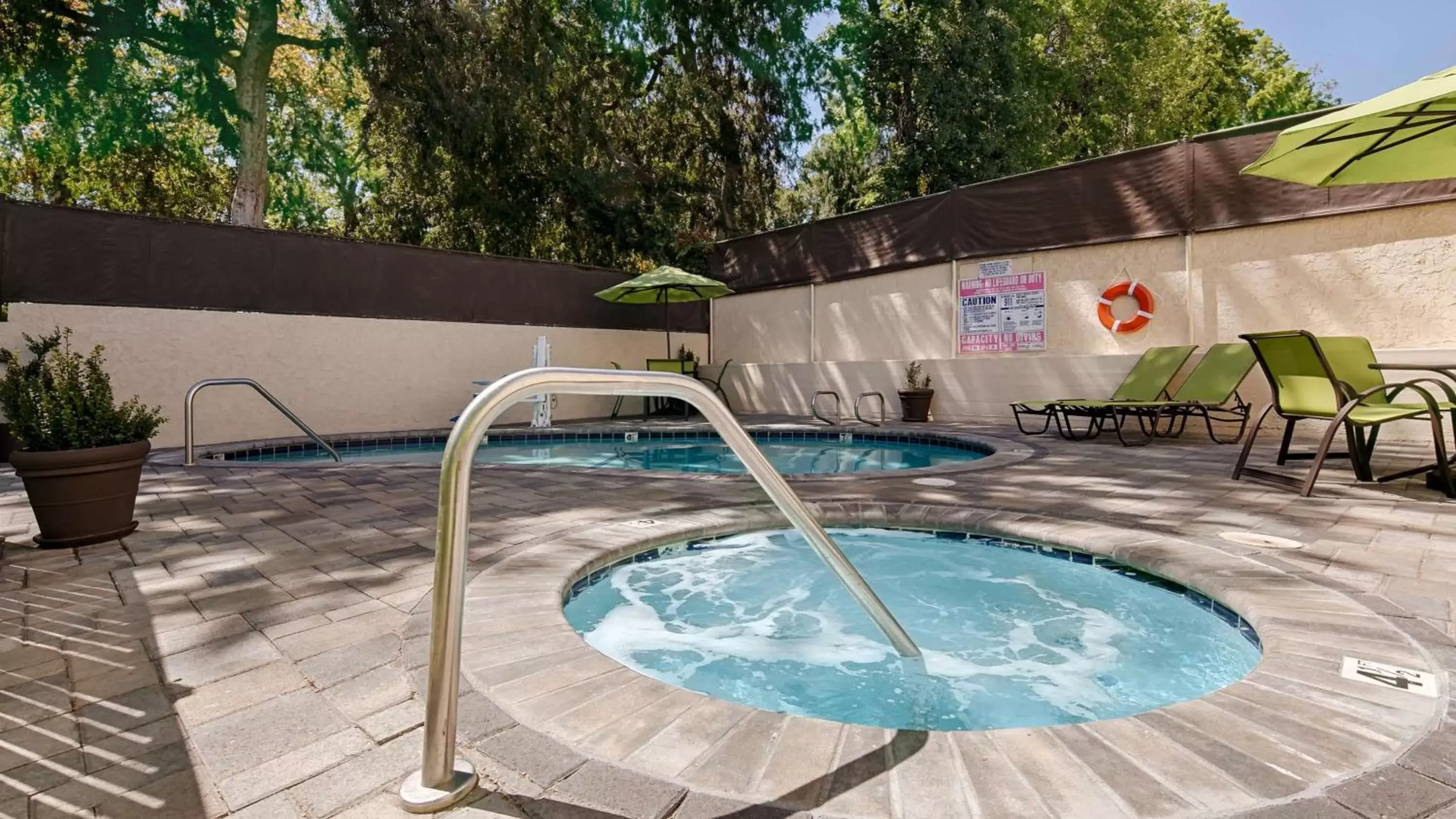 On site, Swimming Pool in Best Western Plus Glendale