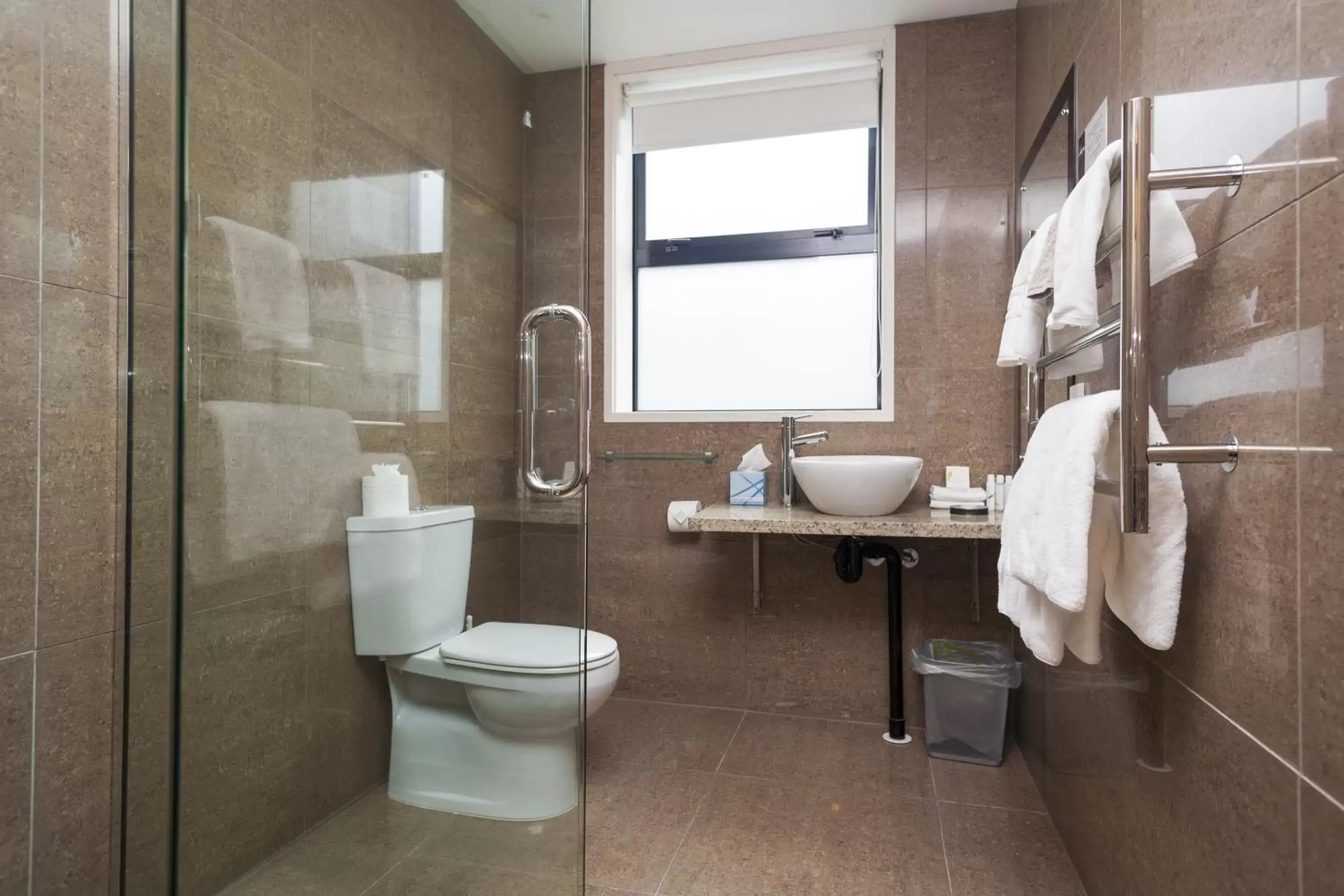 Bathroom in 315 Euro Motel and Serviced Apartments