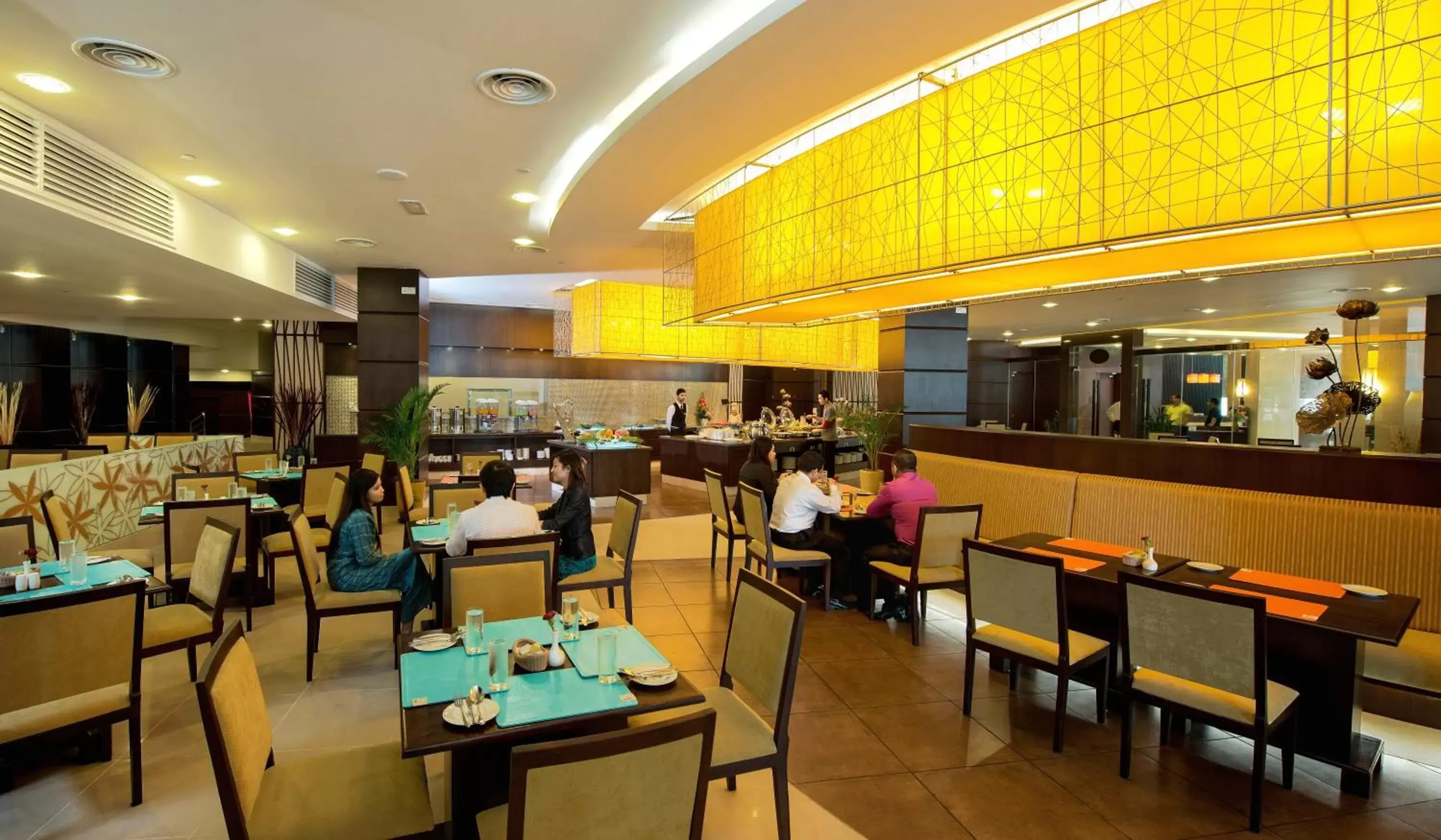 Restaurant/Places to Eat in Pearl View Hotel