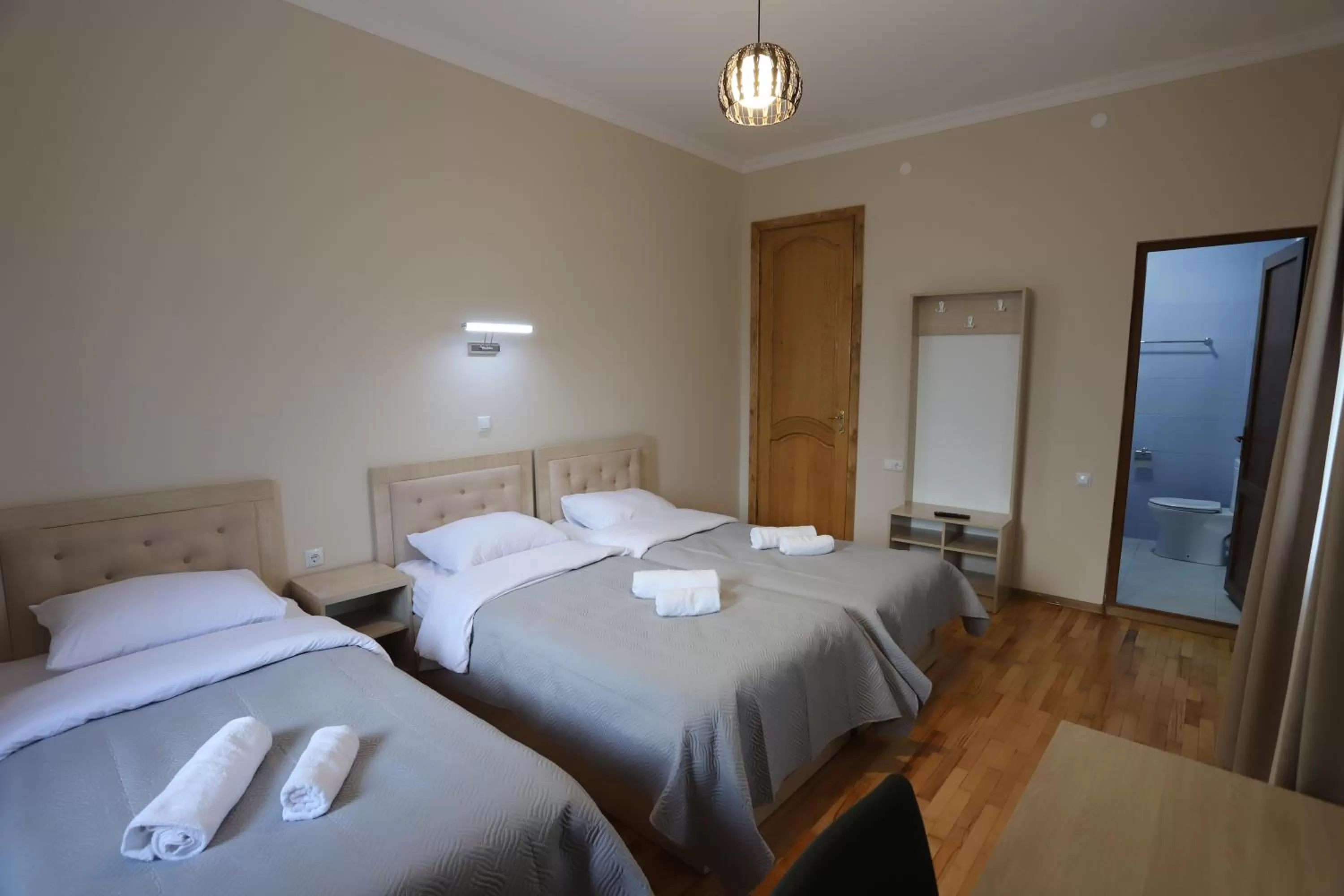 Photo of the whole room, Bed in Hotel Hollywood