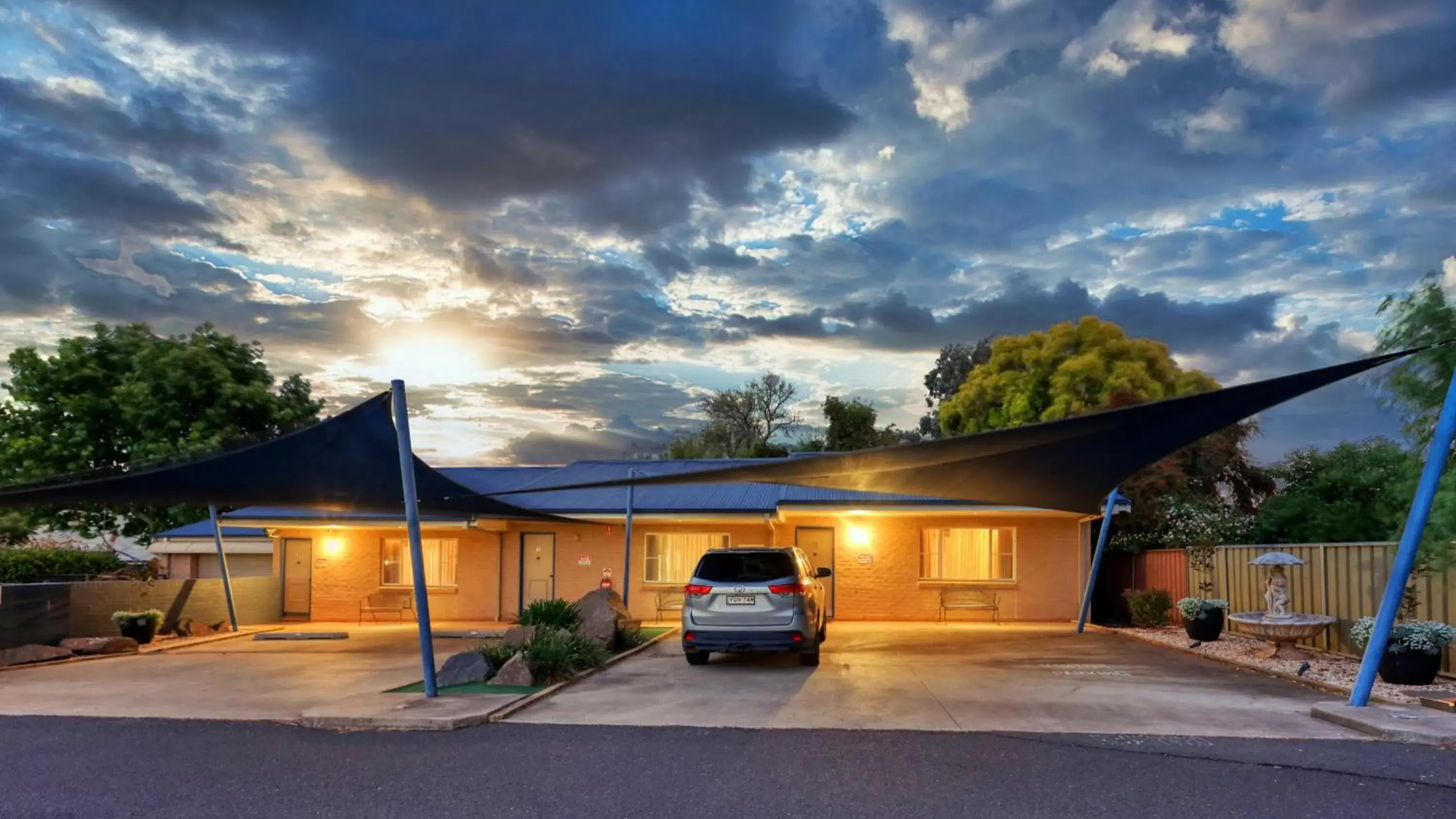 Property Building in Edward Parry Motel and Apartments