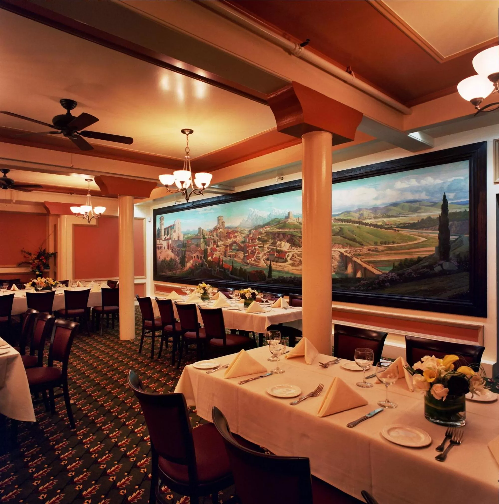 Restaurant/places to eat in San Remo Hotel