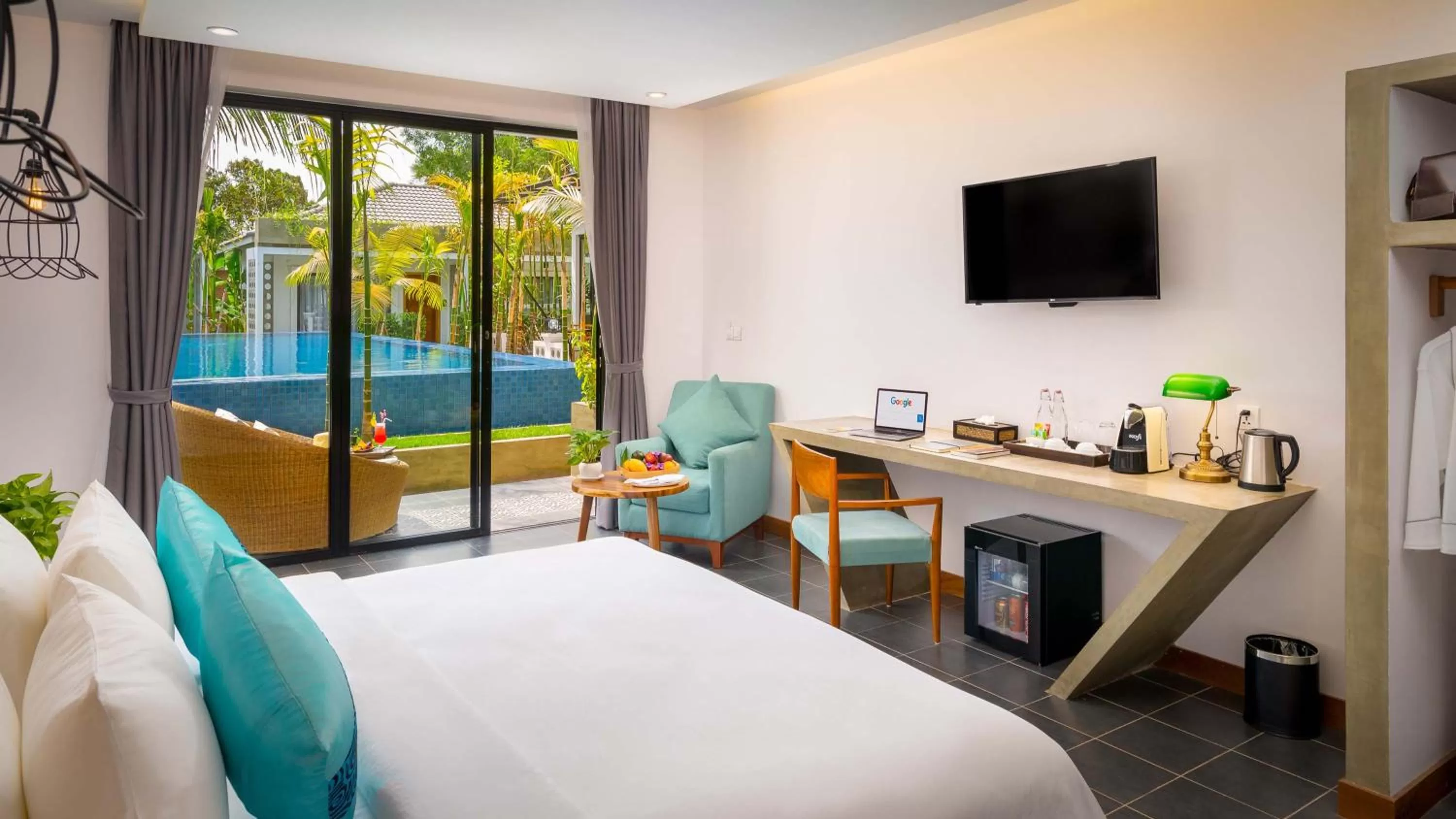 Living room, Bed in Grand Venus La Residence