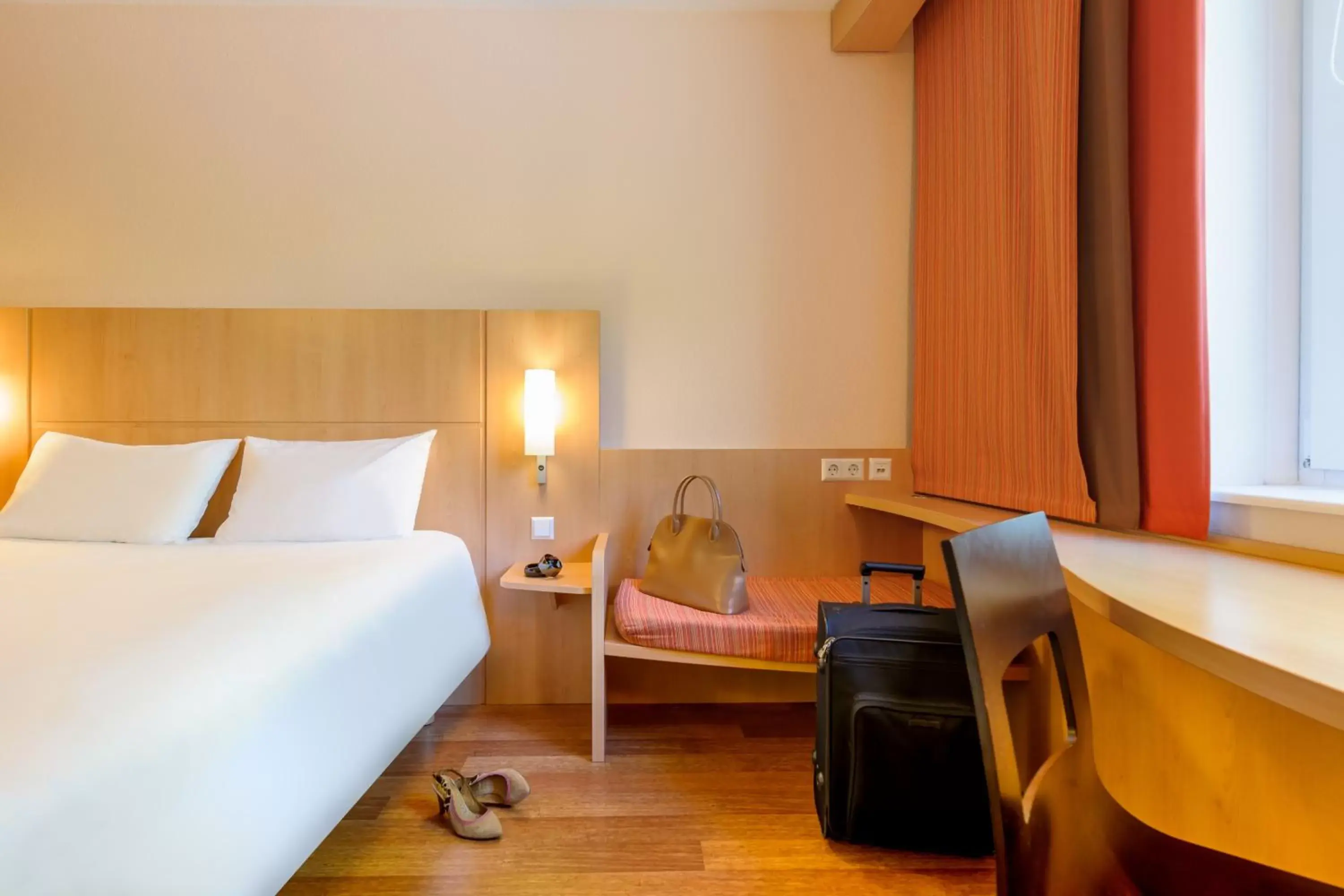 Photo of the whole room, Bed in ibis Konstanz Photo of the whole room, Bed in ibis Konstanz