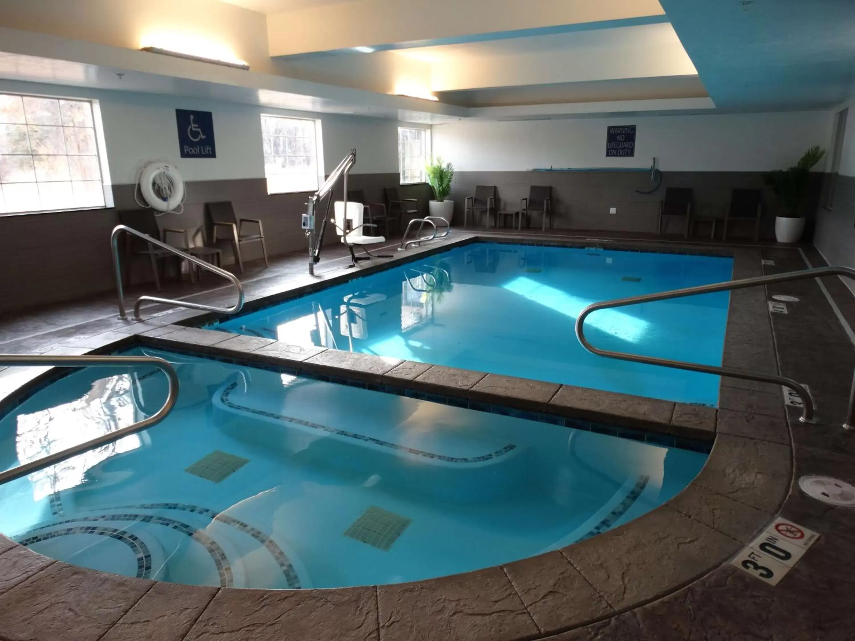 On site, Swimming Pool in Best Western Duchesne Inn