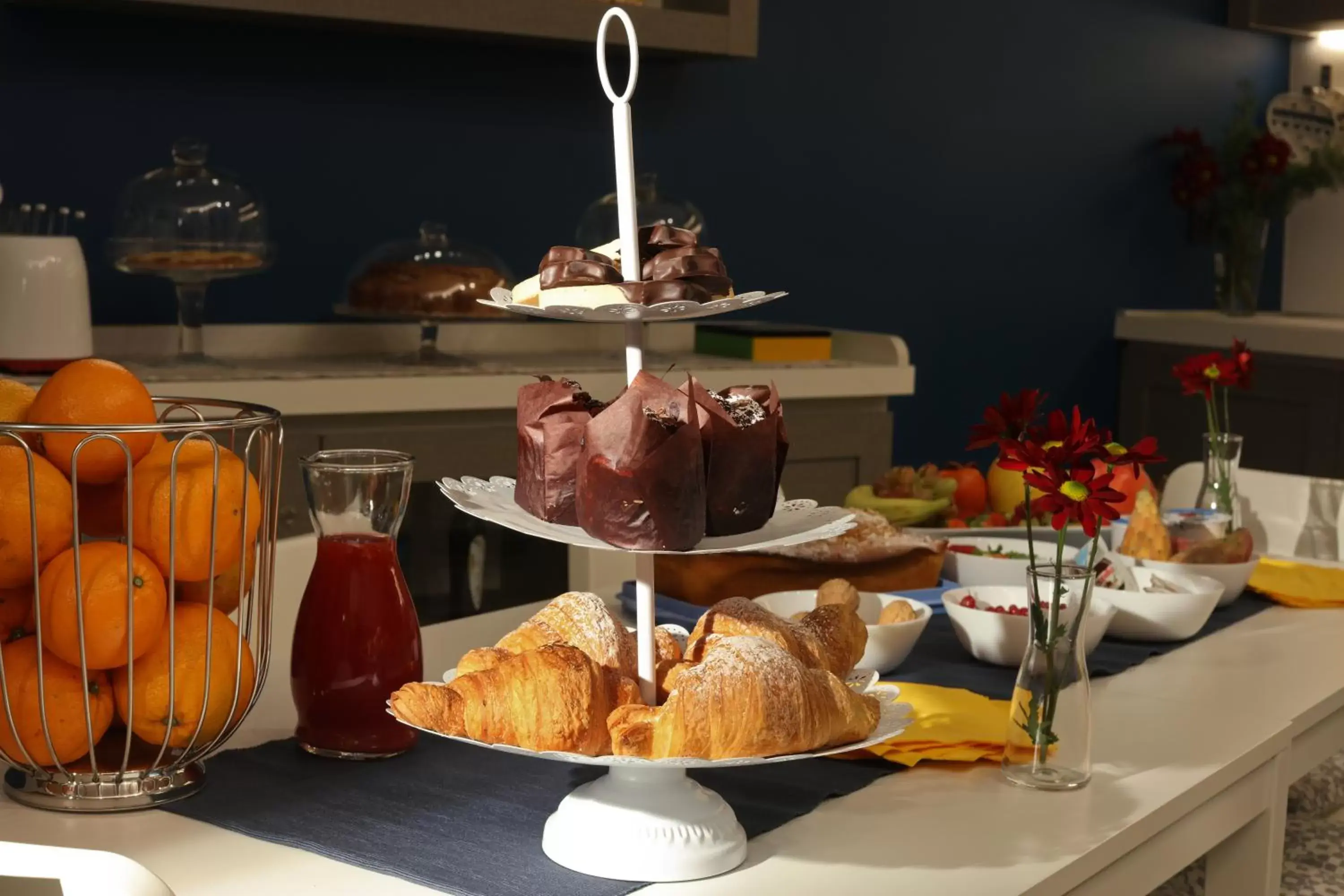 Buffet breakfast in B&B Arco Caputi