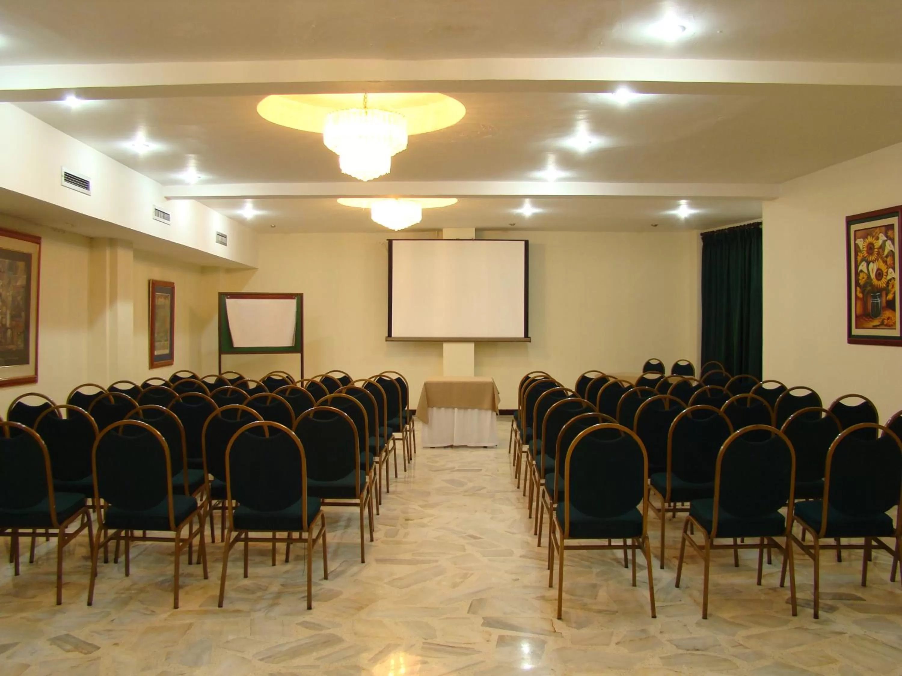 Business facilities in Hotel San Fernando Real