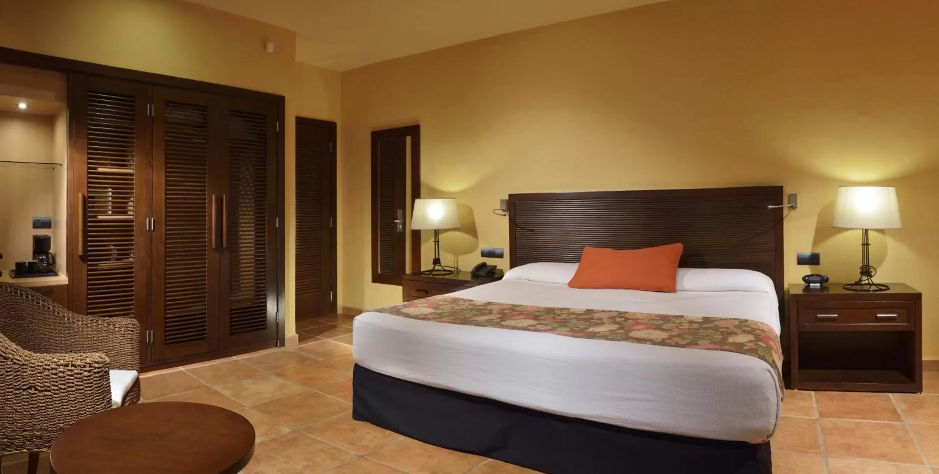 Bedroom, Bed in Catalonia Riviera Maya Resort & Spa- All Inclusive