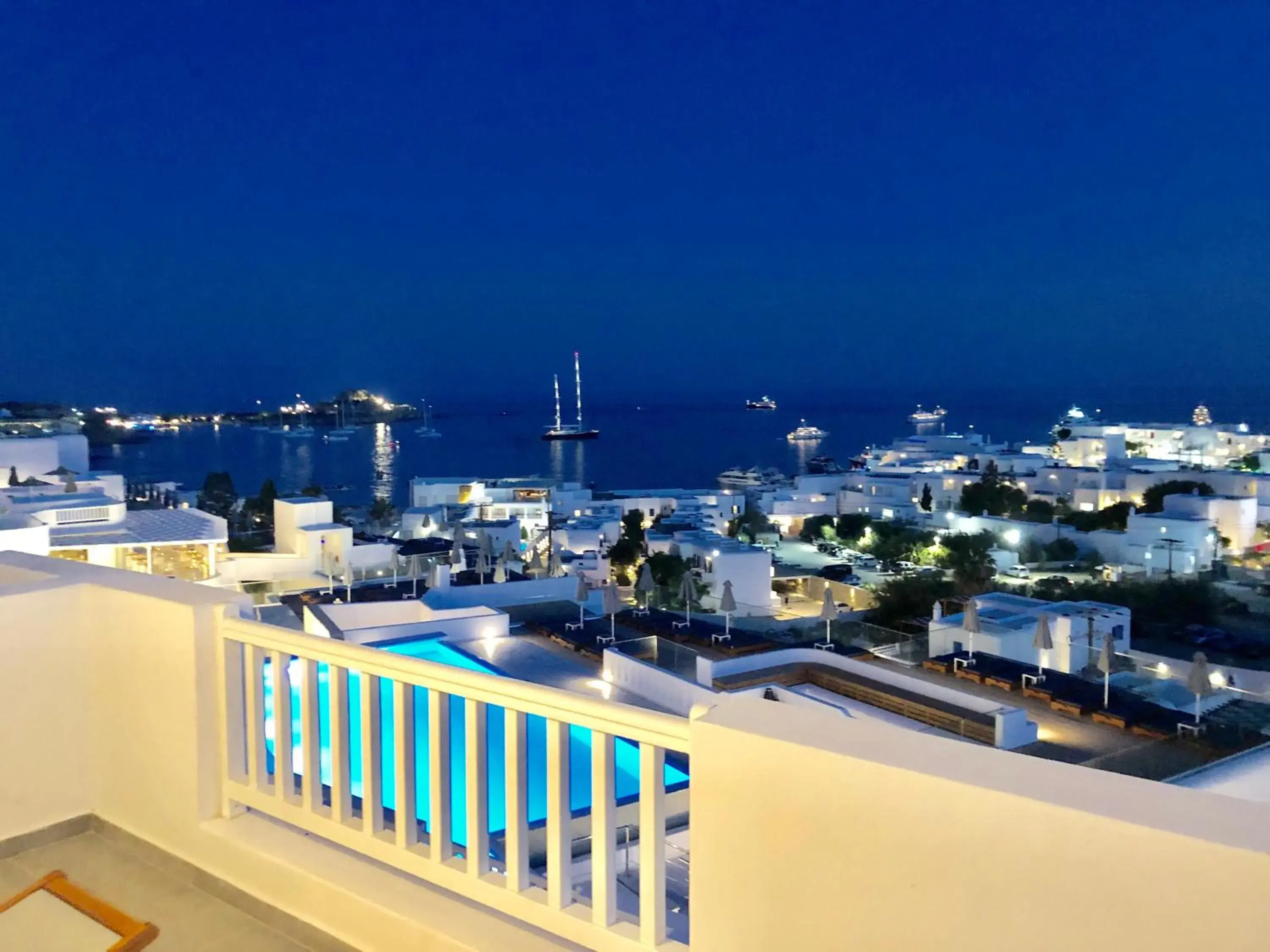 Balcony/Terrace in The George Hotel Mykonos