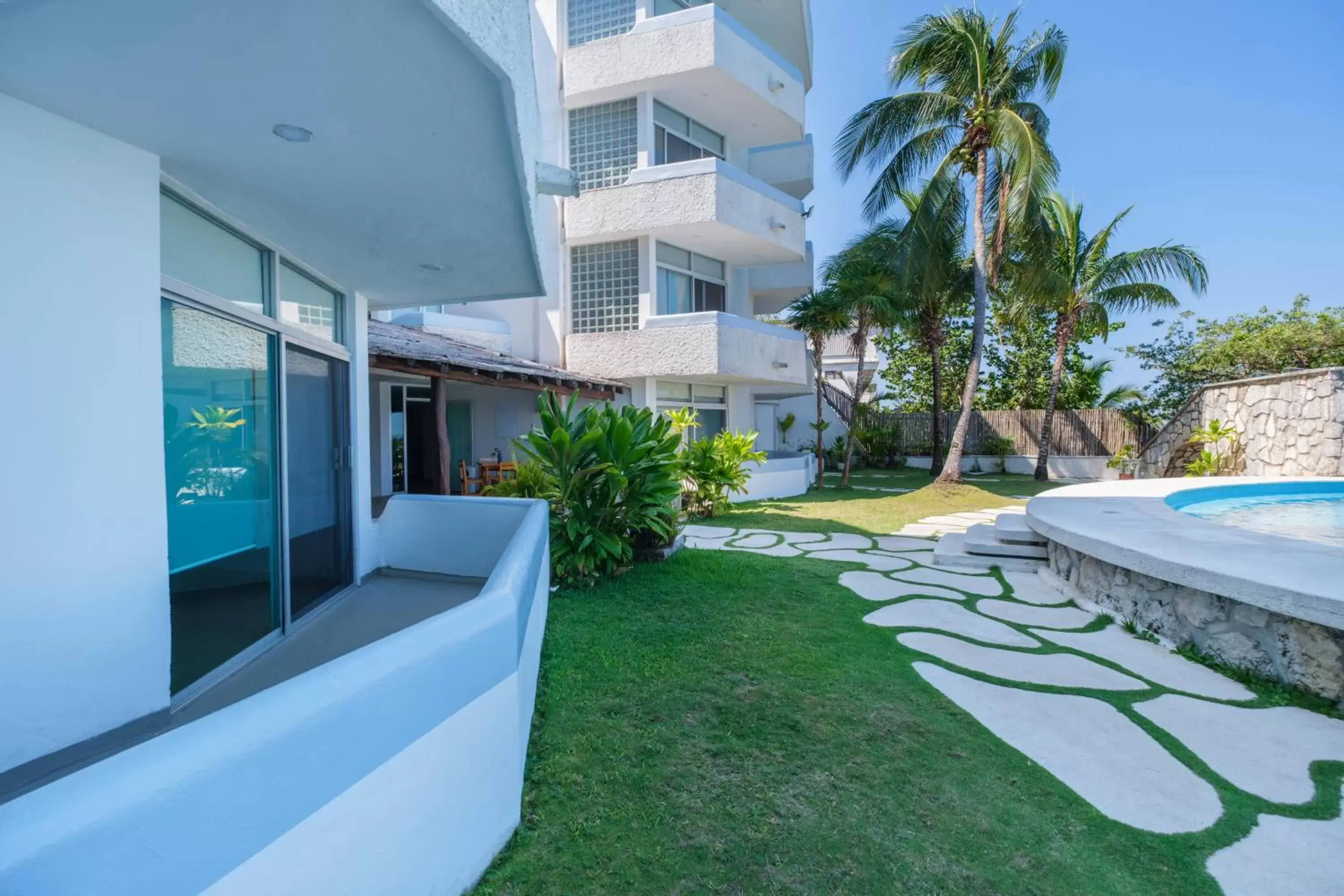 Swimming Pool in Suites Turquesa